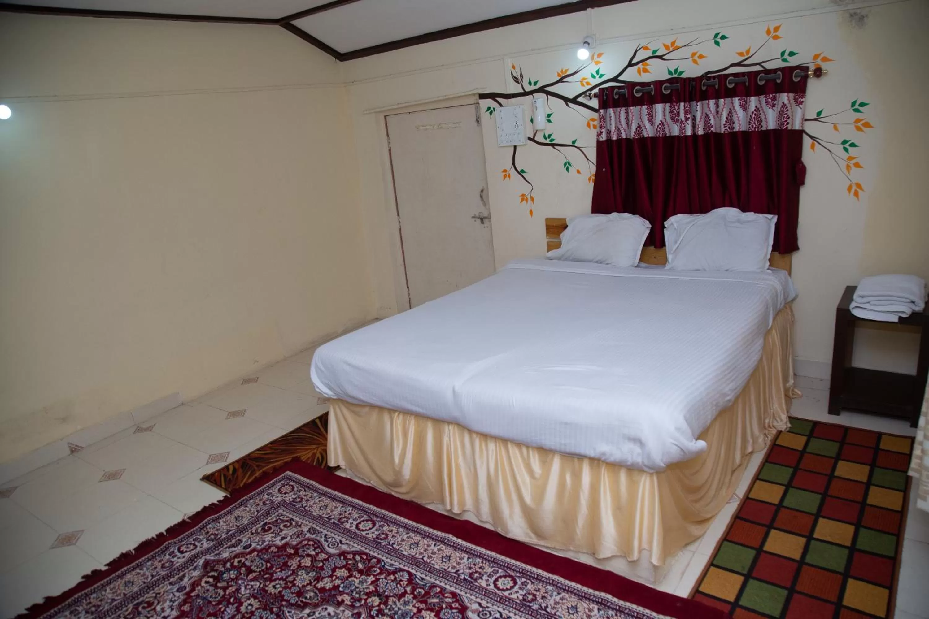 Bed in Vedi Farm A Mountain Resort