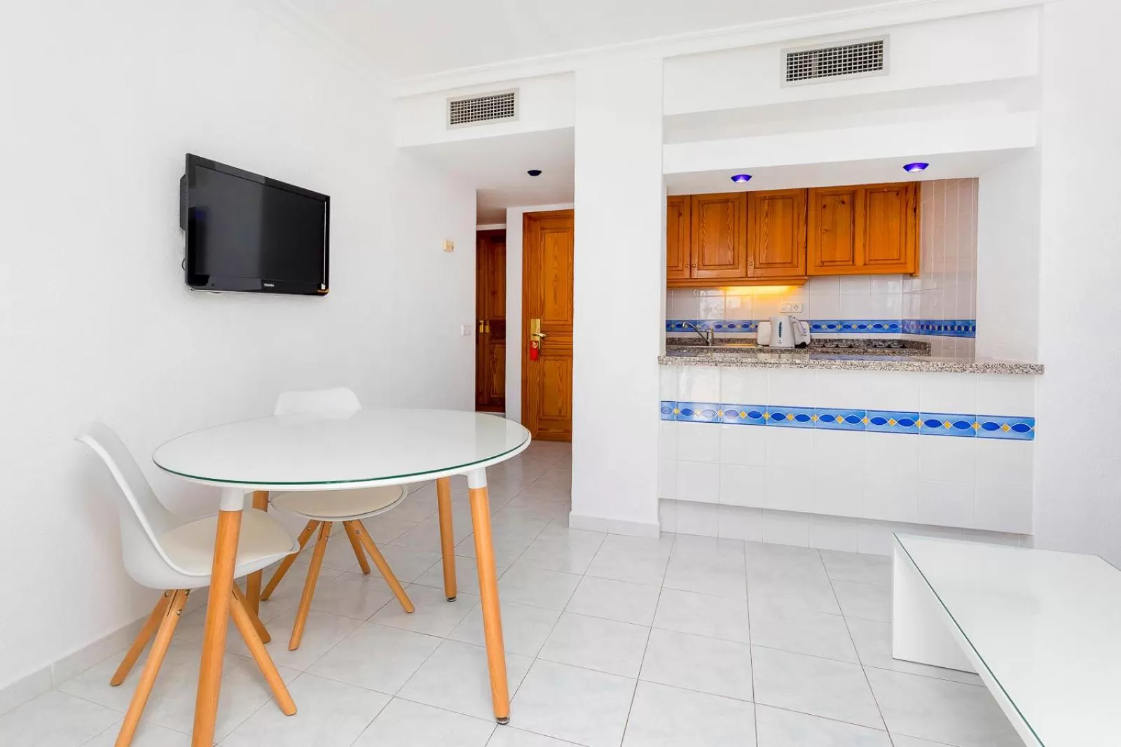 Kitchen or kitchenette in Aparthotel Duquesa Playa