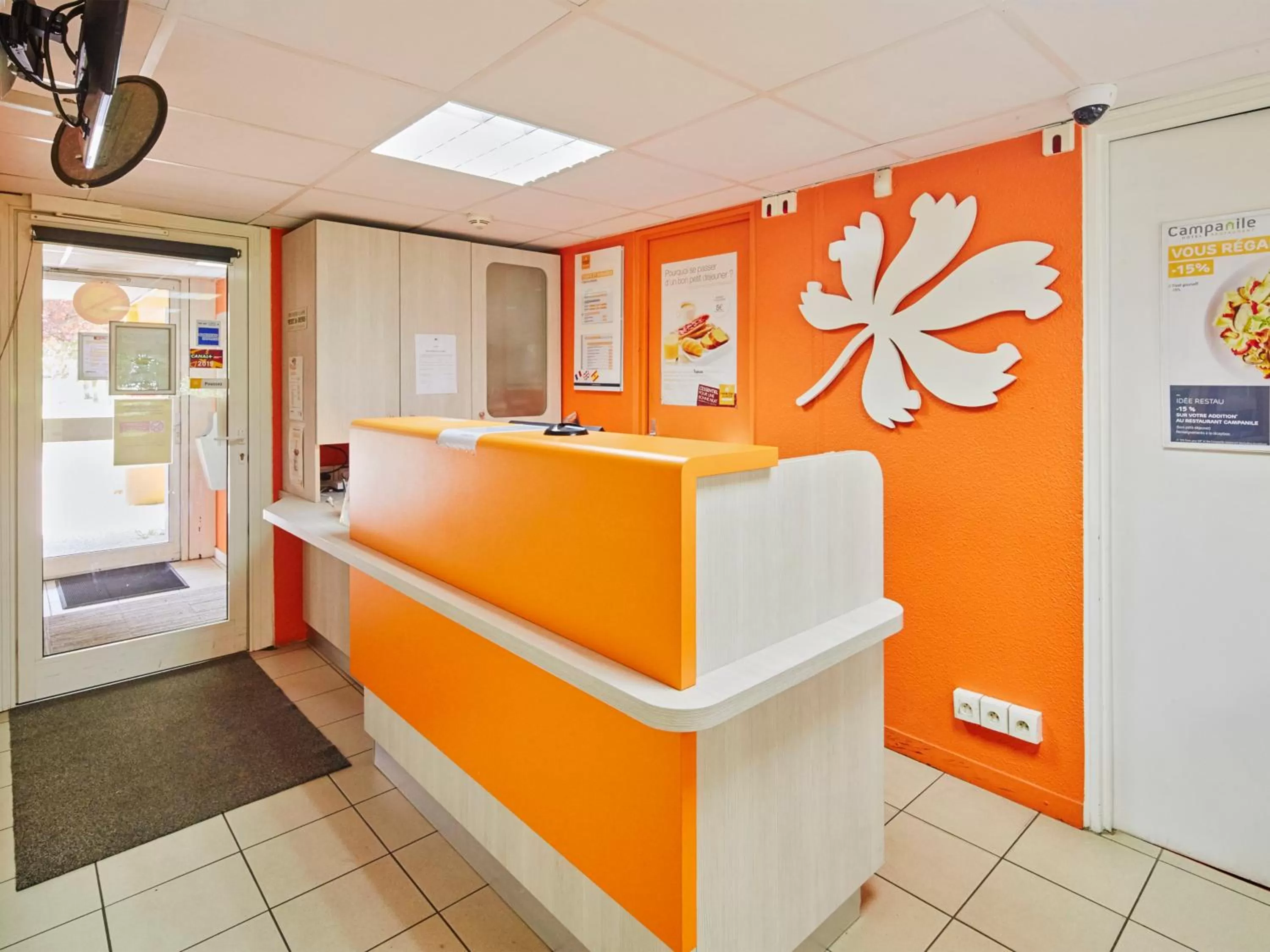 Lobby or reception in Première Classe Melun Senart