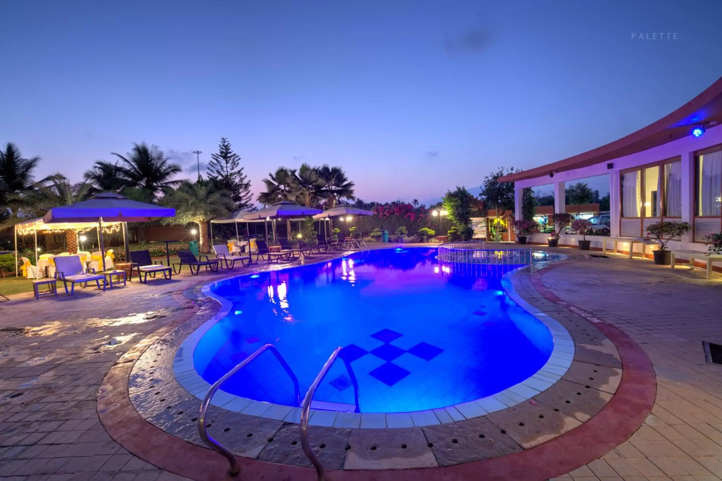 Swimming pool in Beira Mar Beach Resort Swimming pool in Beira Mar Beach Resort