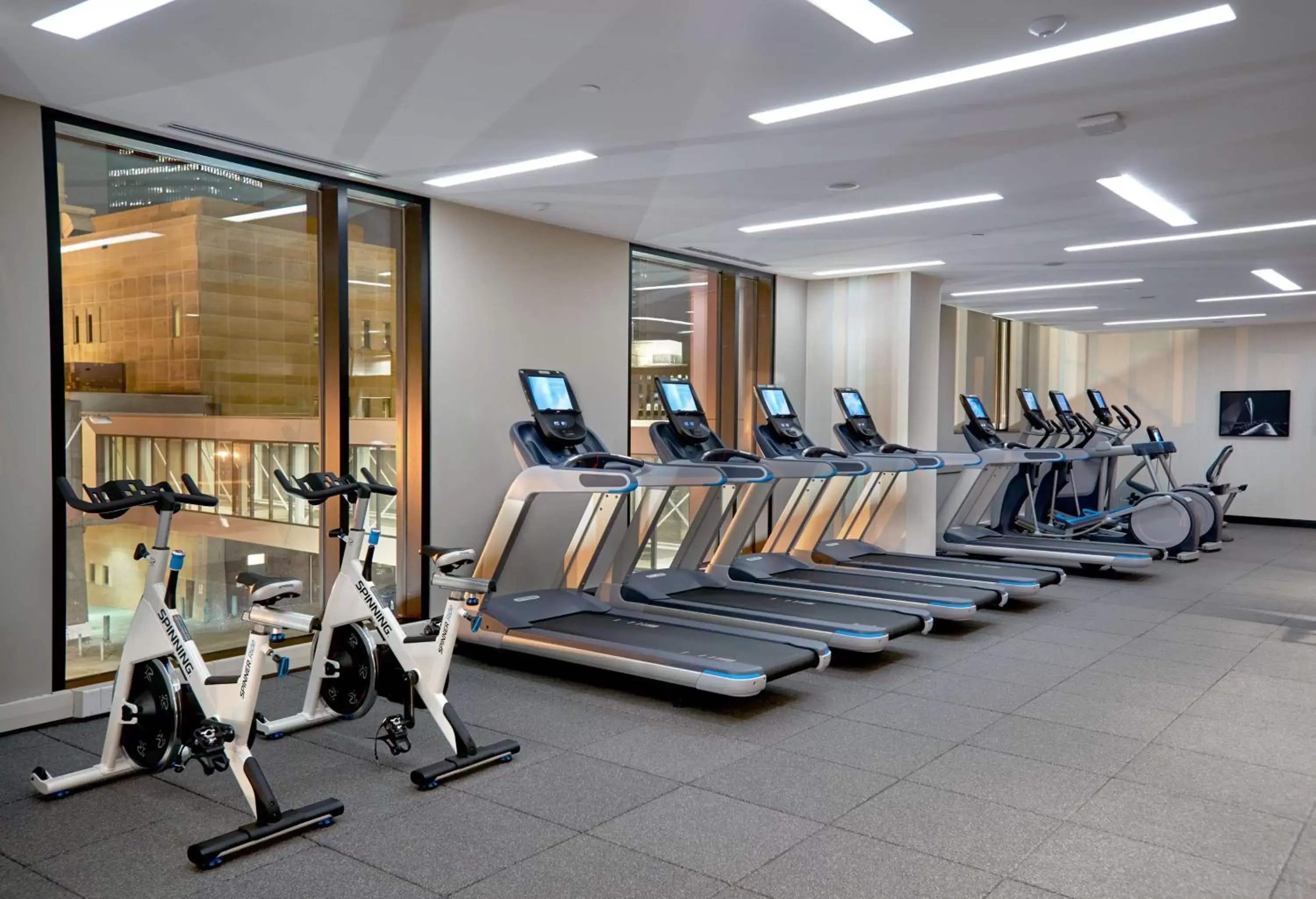 Fitness centre/facilities, Fitness Center/Facilities in Hilton Des Moines Downtown