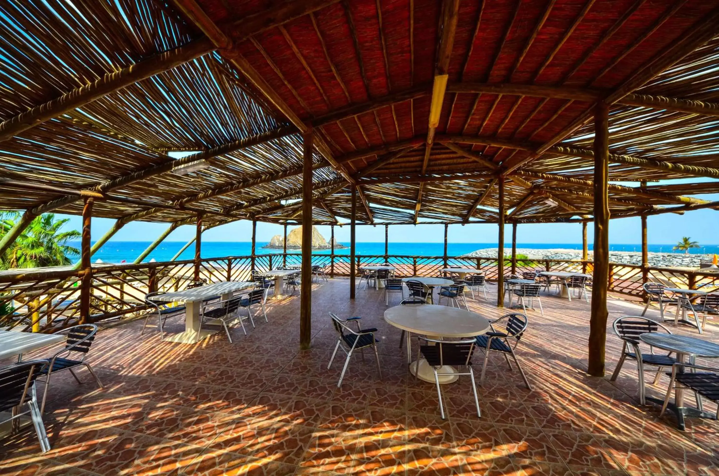 Restaurant/places to eat in Sandy Beach Hotel & Resort