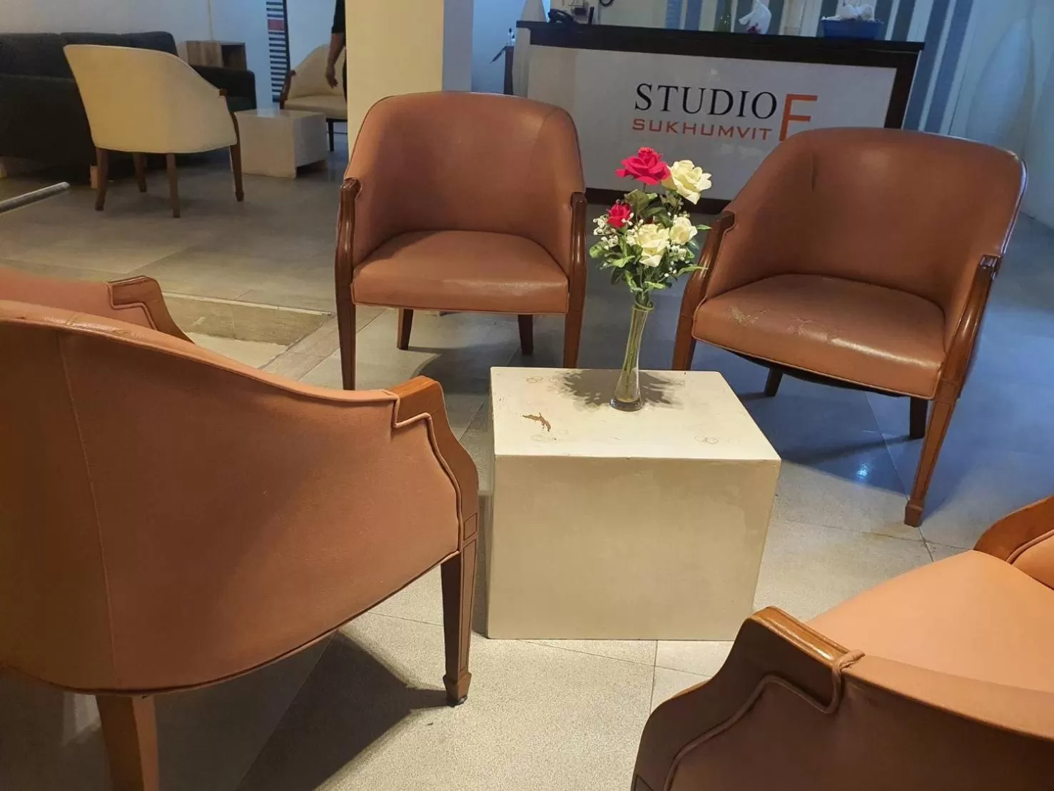 Living room in Studio F Sukhumvit