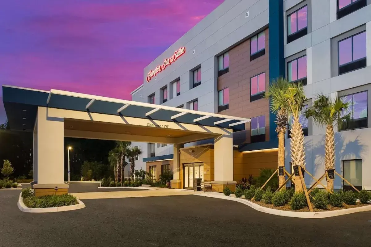 Property Building in Hampton Inn & Suites Ruskin I-75, FL