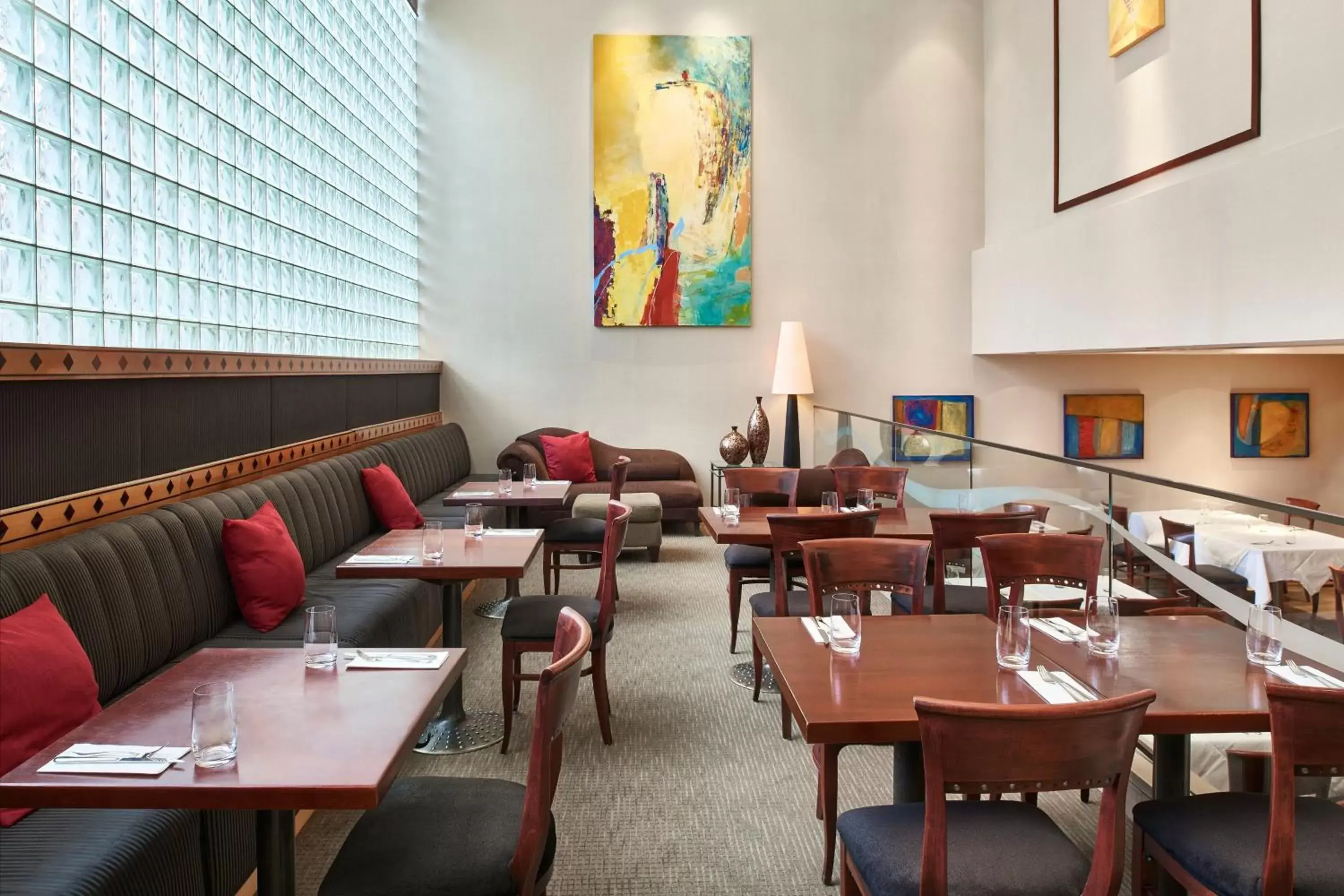 Lounge or bar, Restaurant/Places to Eat in Metropolitan Hotel Vancouver