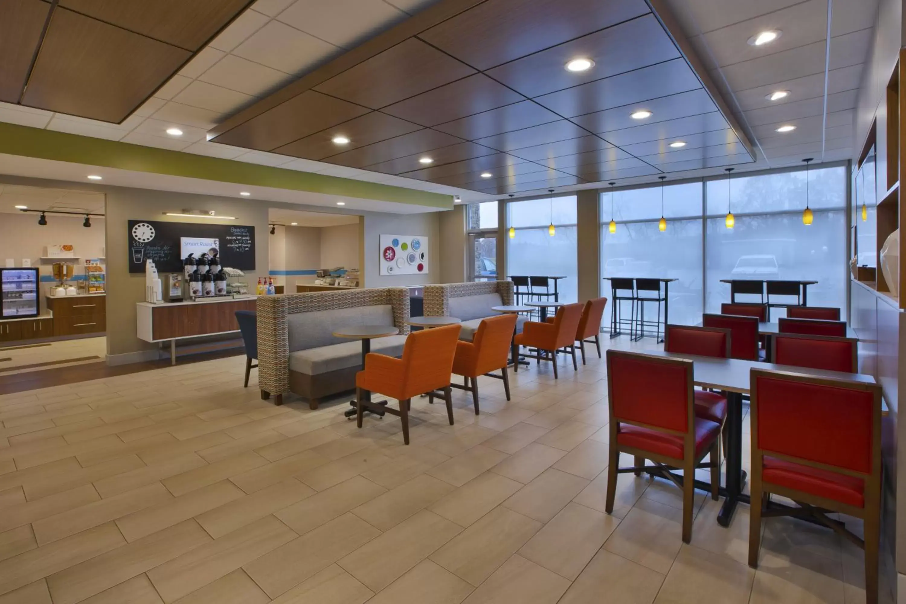 Breakfast, Restaurant/Places to Eat in Holiday Inn Express & Suites - Parkersburg East, an IHG Hotel