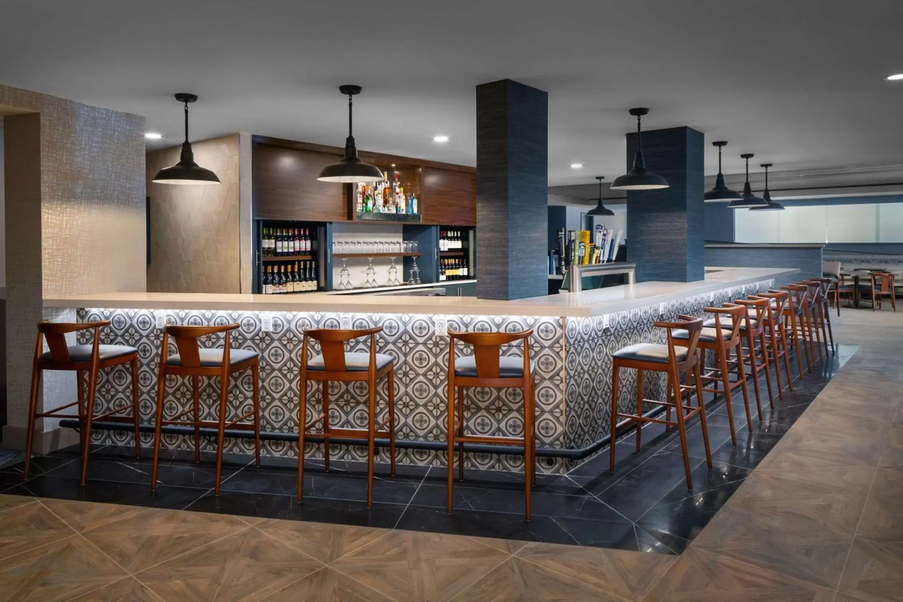 Lounge or bar in DoubleTree by Hilton Ann Arbor, MI Lounge or bar in DoubleTree by Hilton Ann Arbor, MI