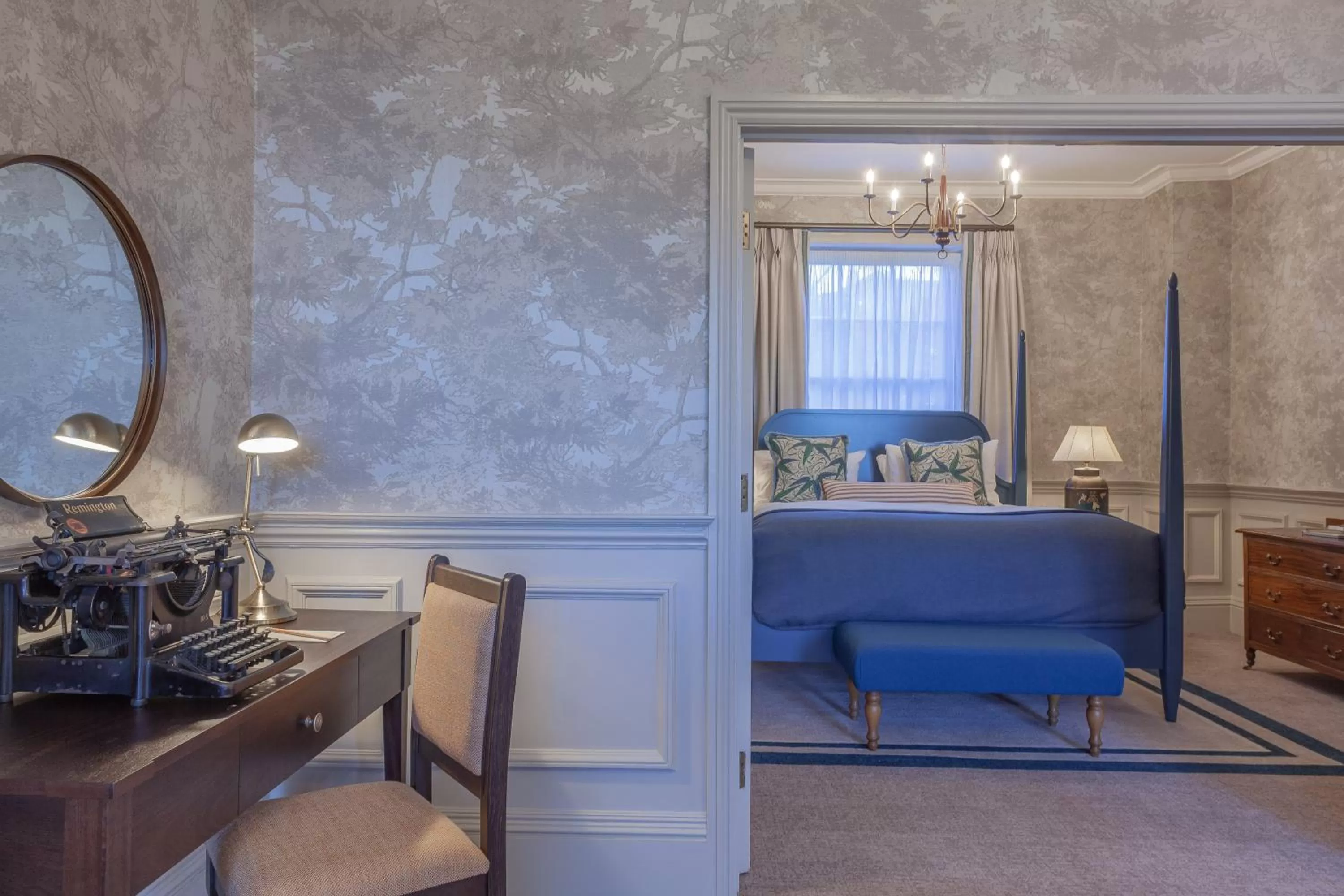 Living room in Richmond Hill Hotel