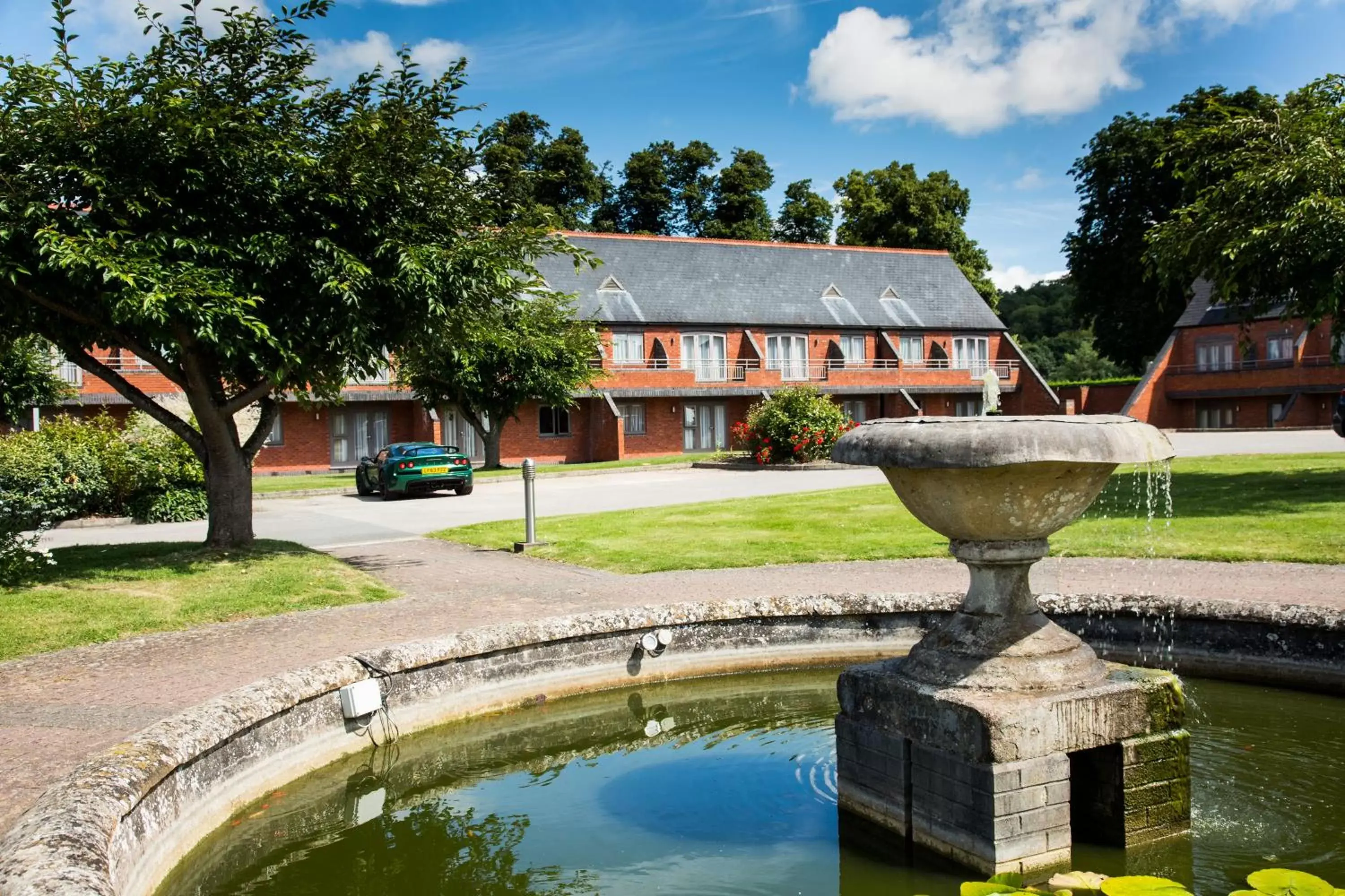 Property Building in Mercure Warwickshire Walton Hall Hotel & Spa