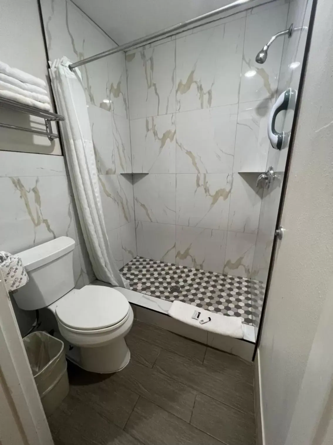 Bathroom in Super 8 by Wyndham McAllen-Downtown-Airport-LA Plaza Mall