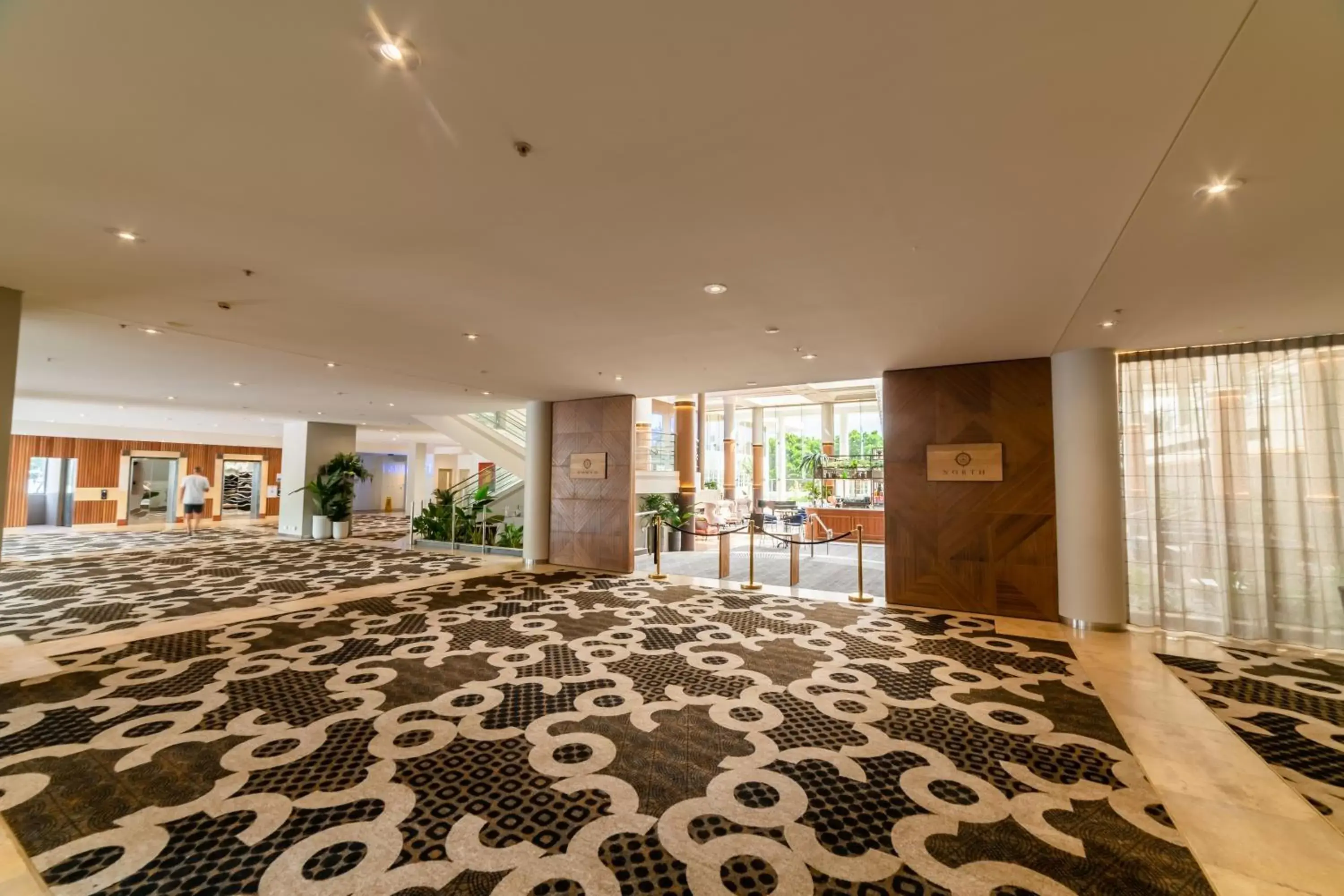 Lobby or reception in Novotel Wollongong Northbeach