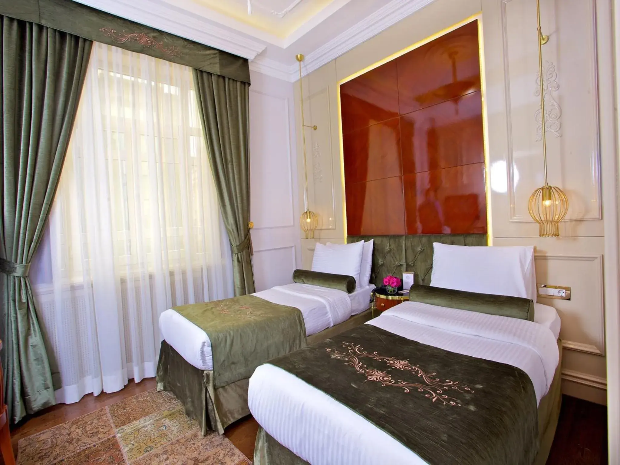 Bed in Taksim Star Hotel