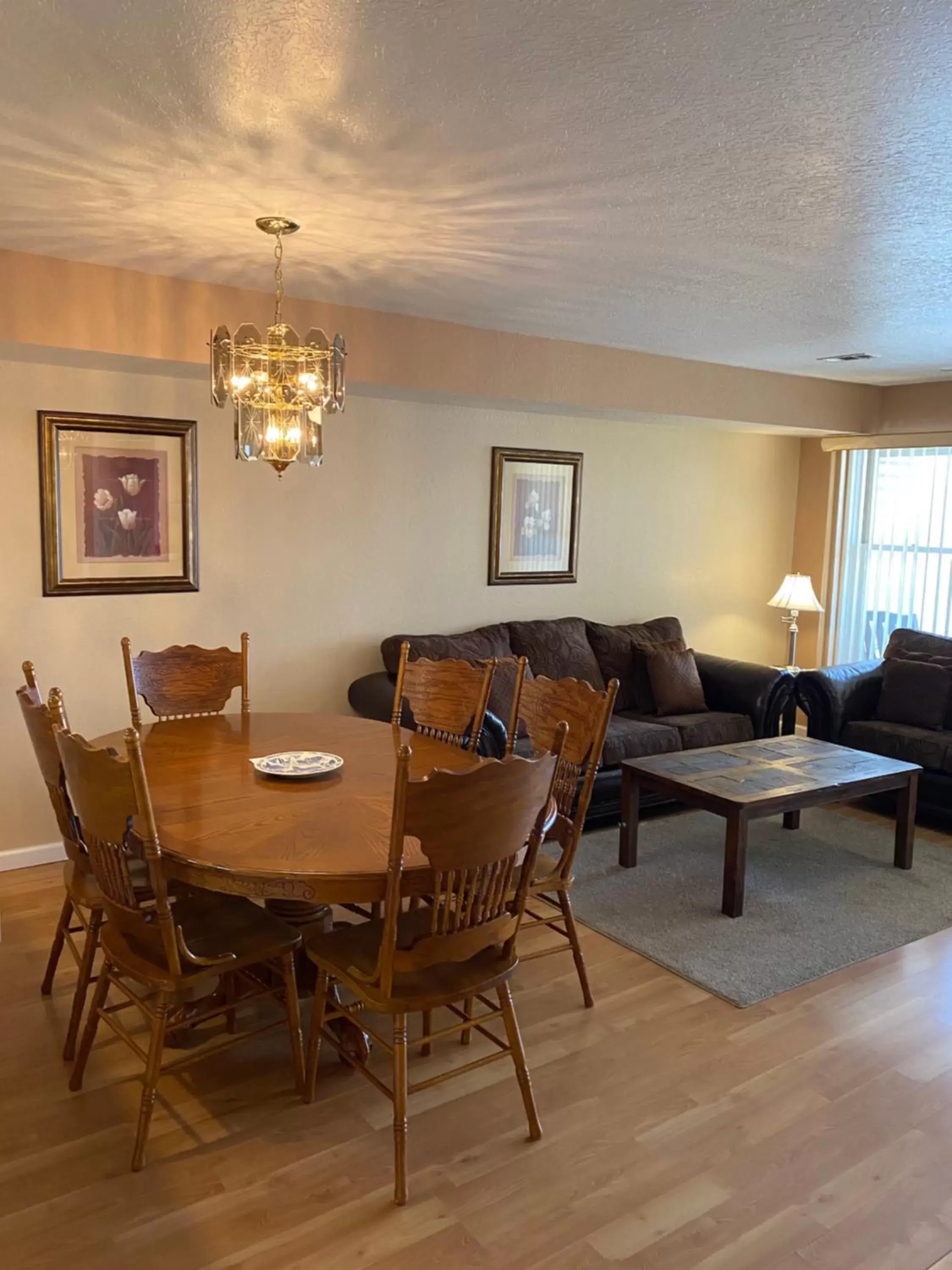 Living room, Dining Area in Crown Lake Resort & RV