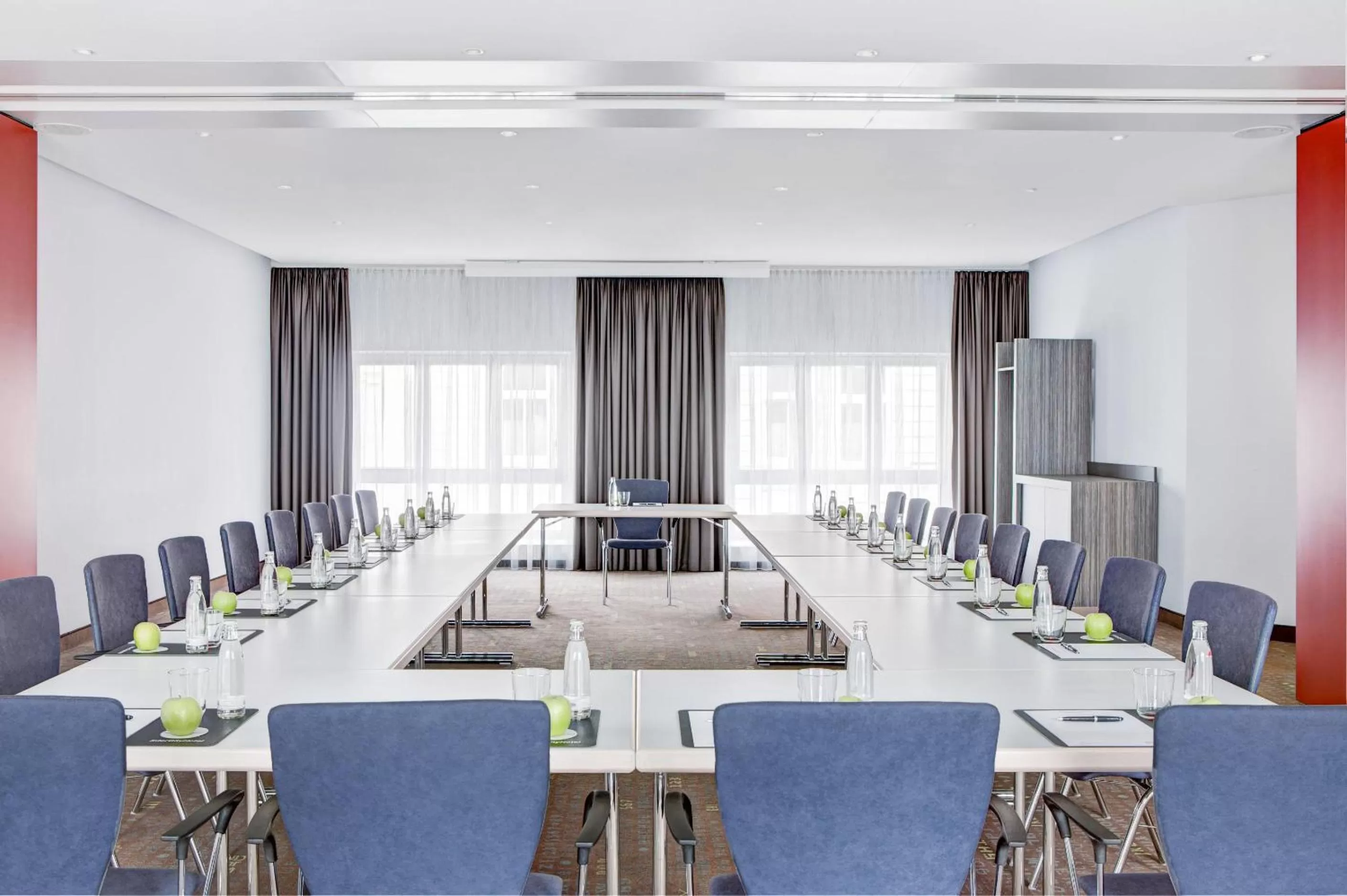 Business facilities in IntercityHotel Hamburg Altona
