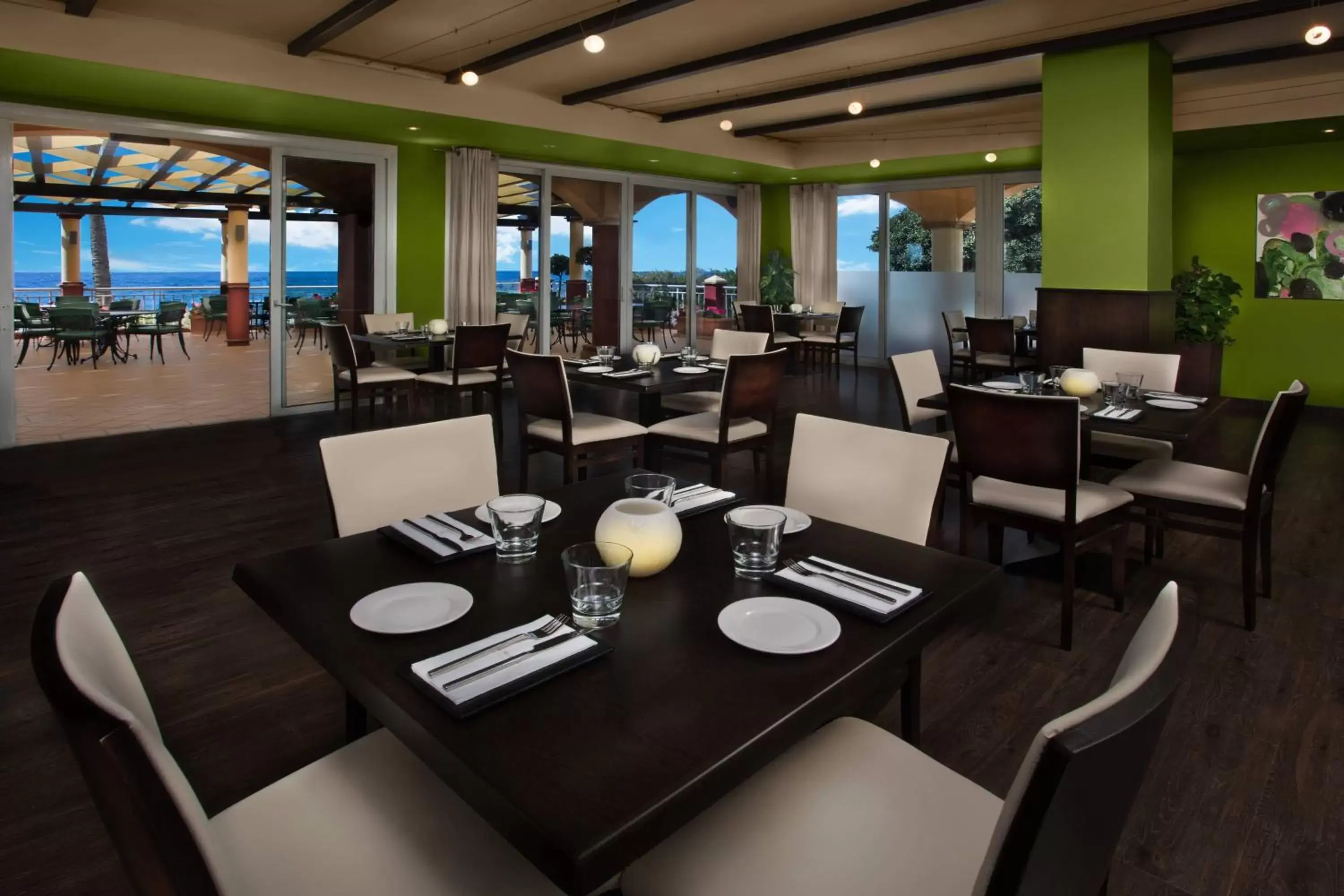 Beach, Restaurant/Places to Eat in Marriott's Marbella Beach Resort