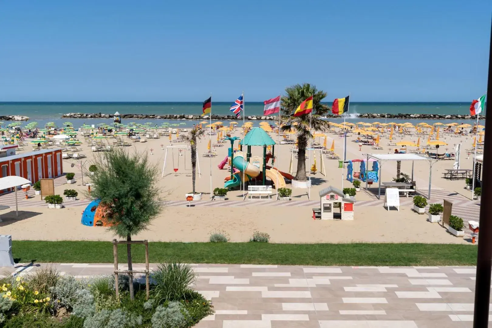 Beach in Hotel Milanese