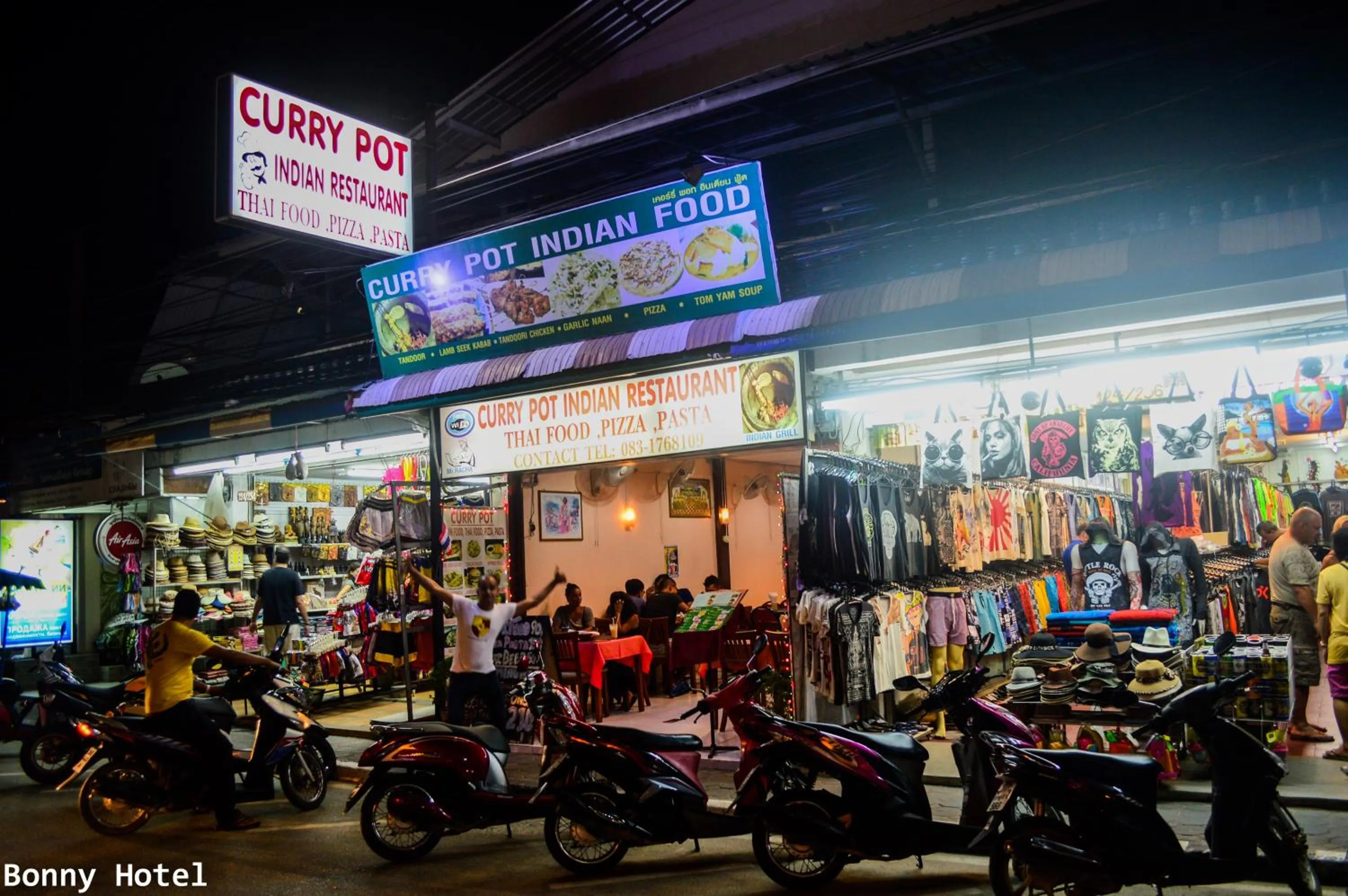 Restaurant/places to eat in Bonny Hotel 4 Floors No Elevator