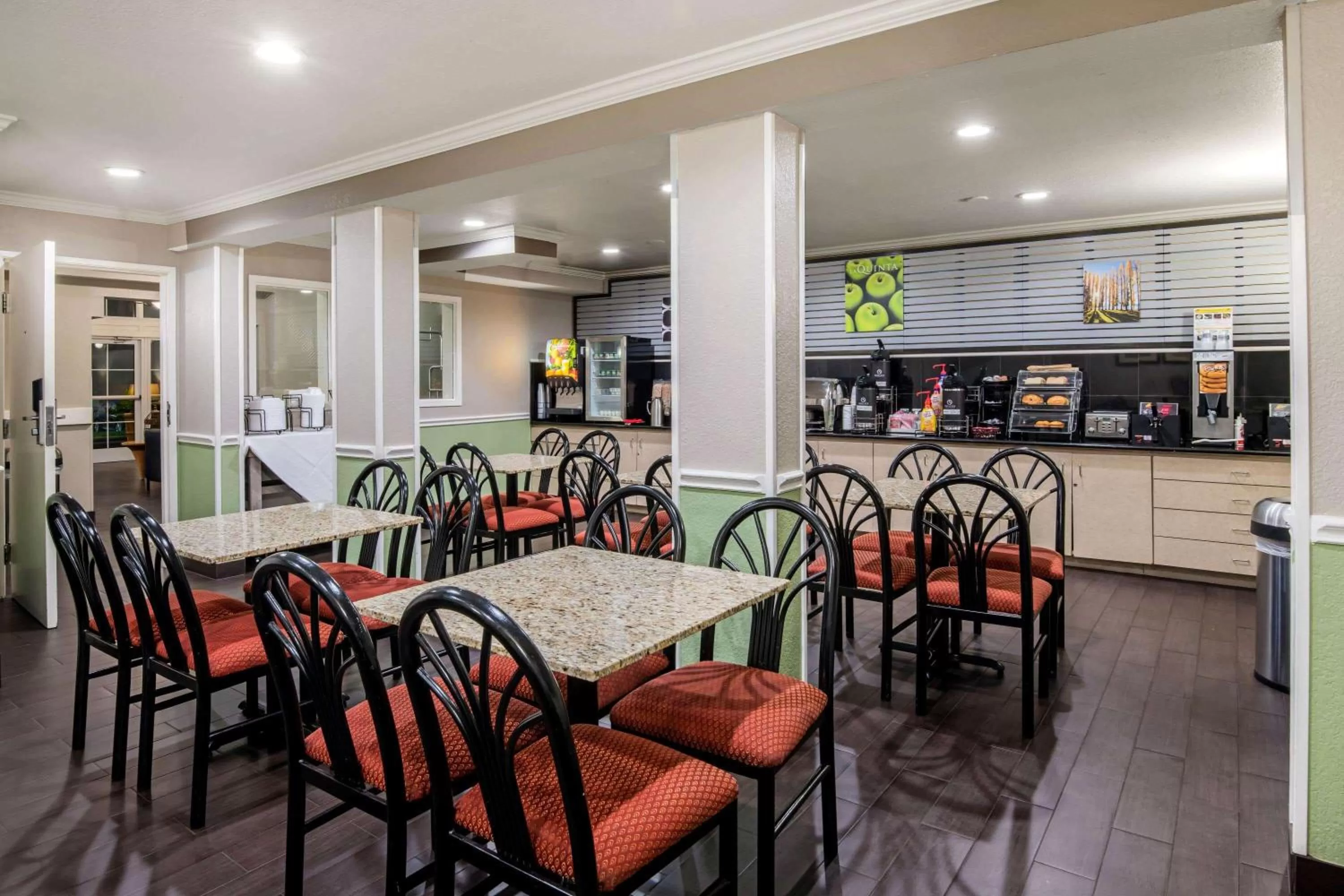 Restaurant/places to eat in La Quinta Inn by Wyndham San Antonio Brooks City Base