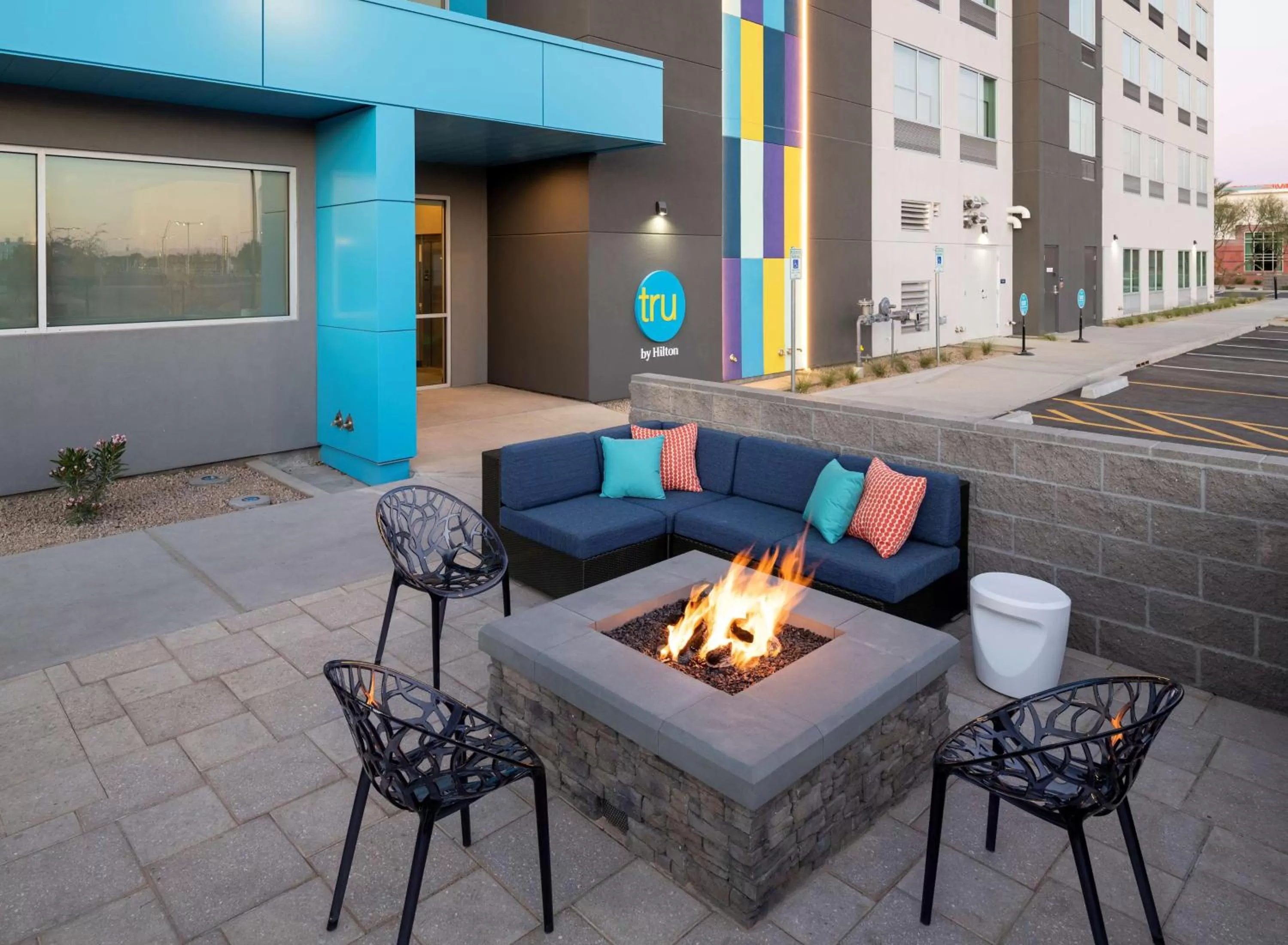 Patio in Tru By Hilton Phoenix Glendale Westgate