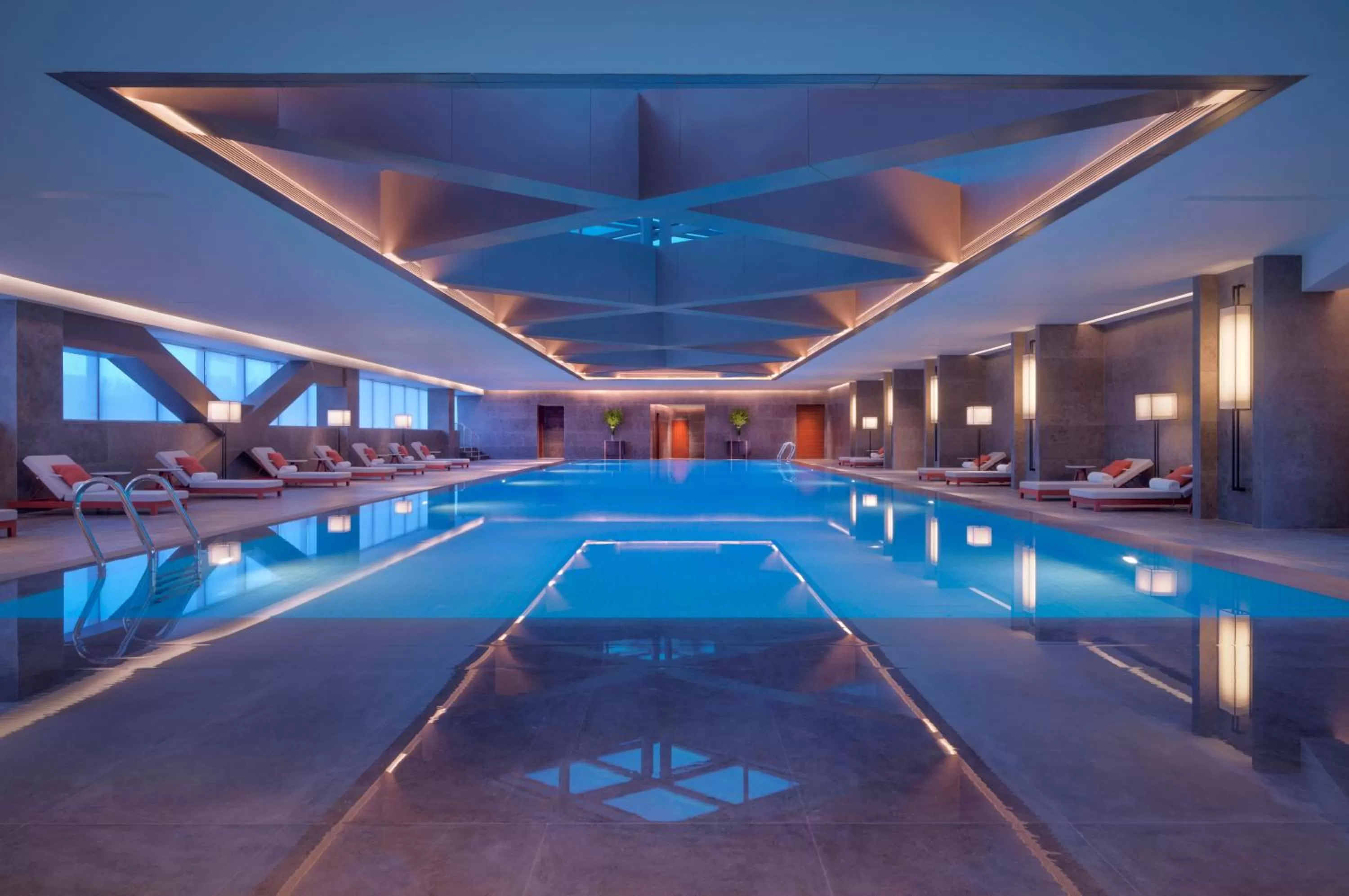Swimming pool in Hyatt Regency Zhenjiang
