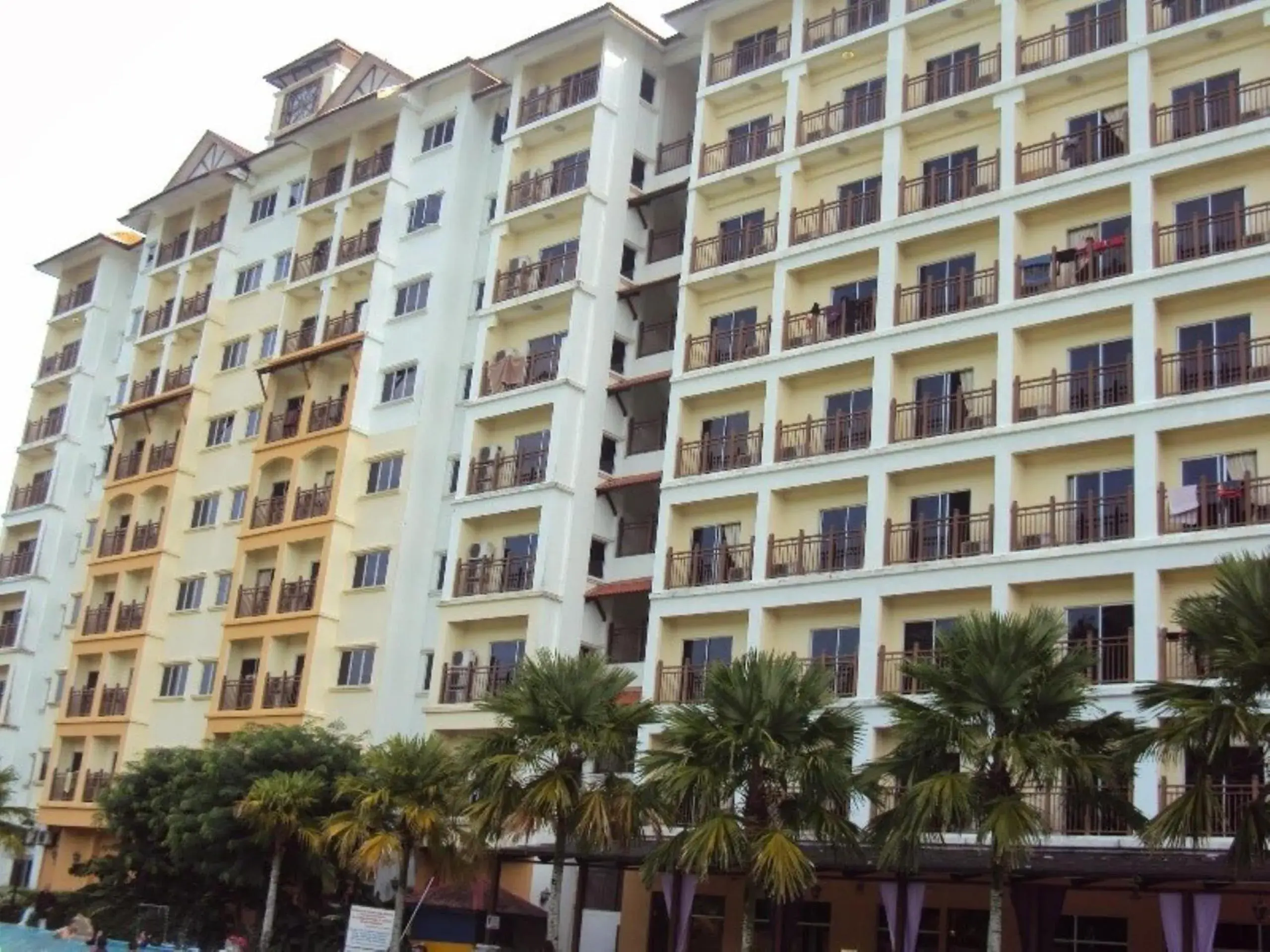 Facade/entrance, Property Building in OYO HOME 90301 Suria Service Apartments @ Bukit Merak Laketown Resort