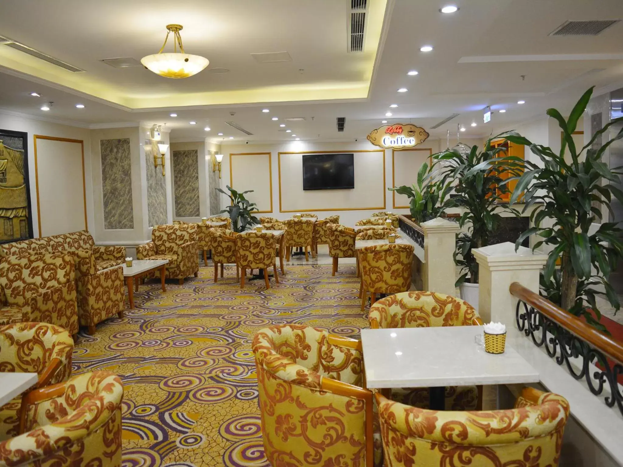Lounge or bar, Restaurant/Places to Eat in A25 Luxury Hotel