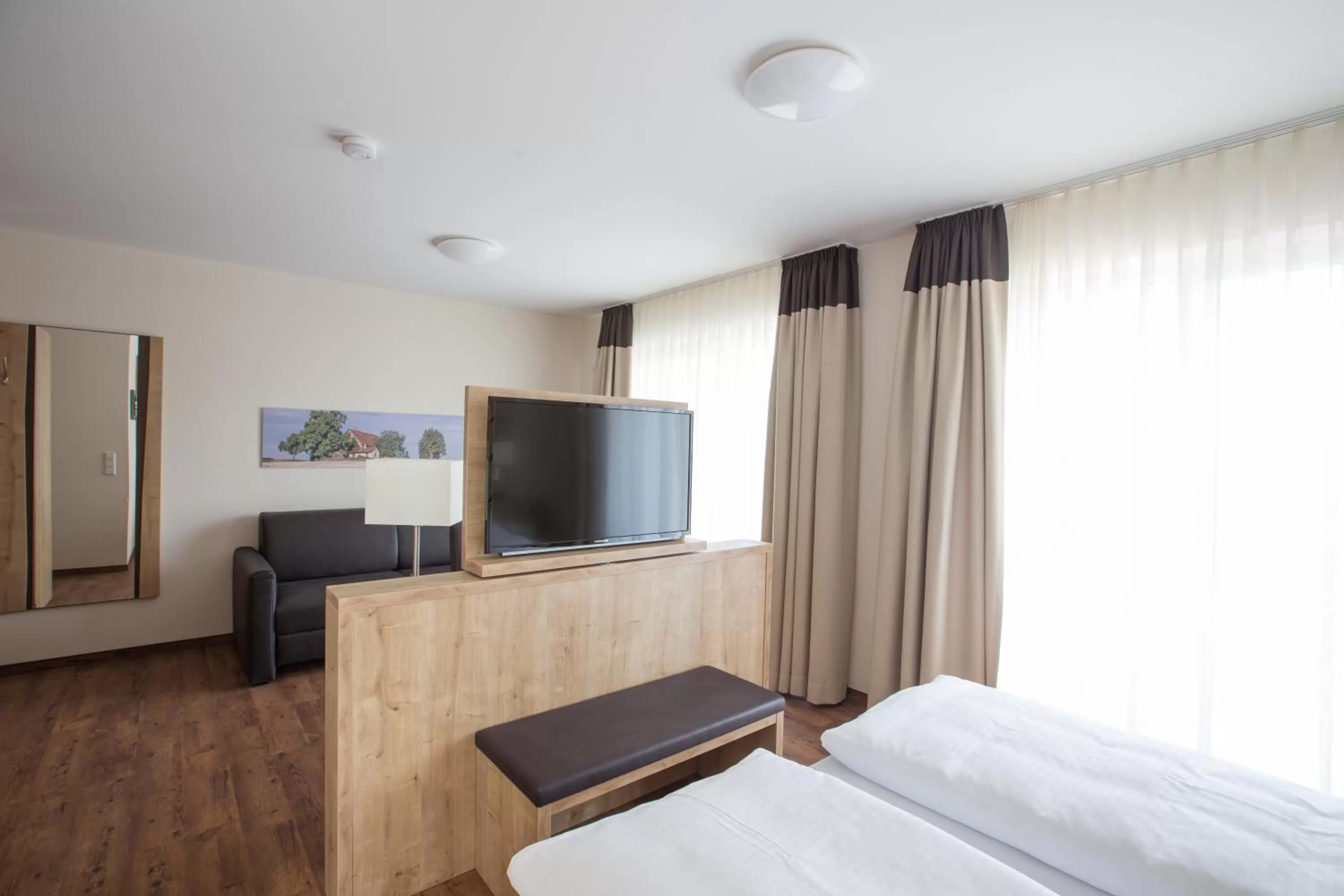 TV and multimedia, Bed in Sonnenhalde Landgasthof Bieg