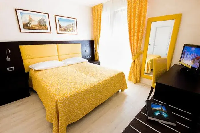 Photo of the whole room, Bed in Hotel La Pergola di Venezia
