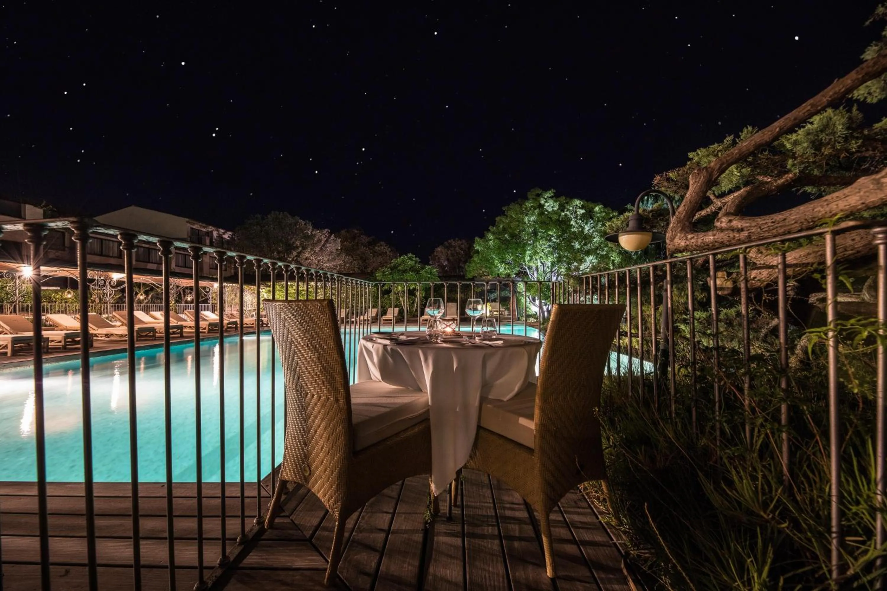 Patio in Hôtel Le Roi Théodore & Spa
