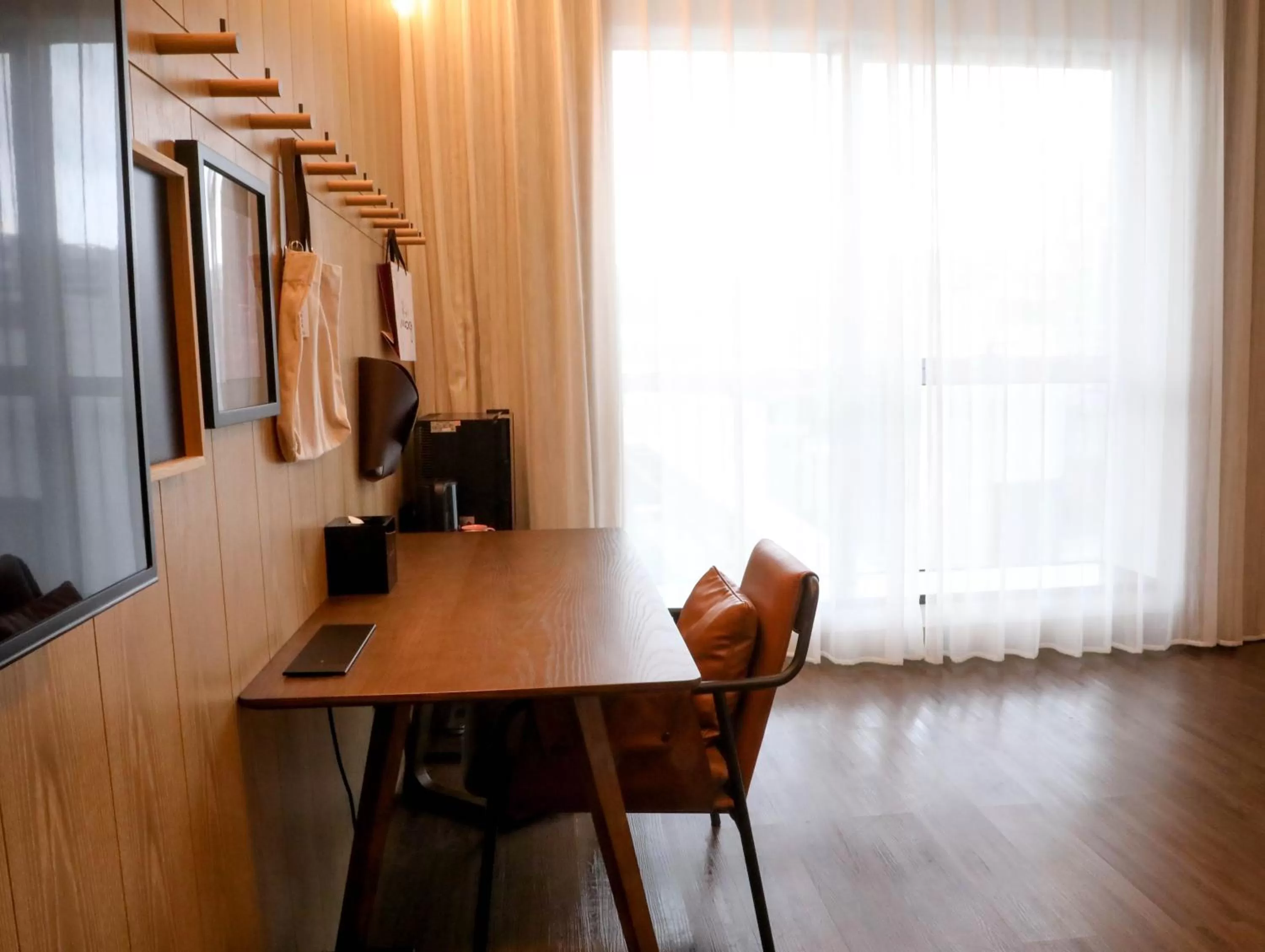 hair dresser in Moxy Shenzhen North Station