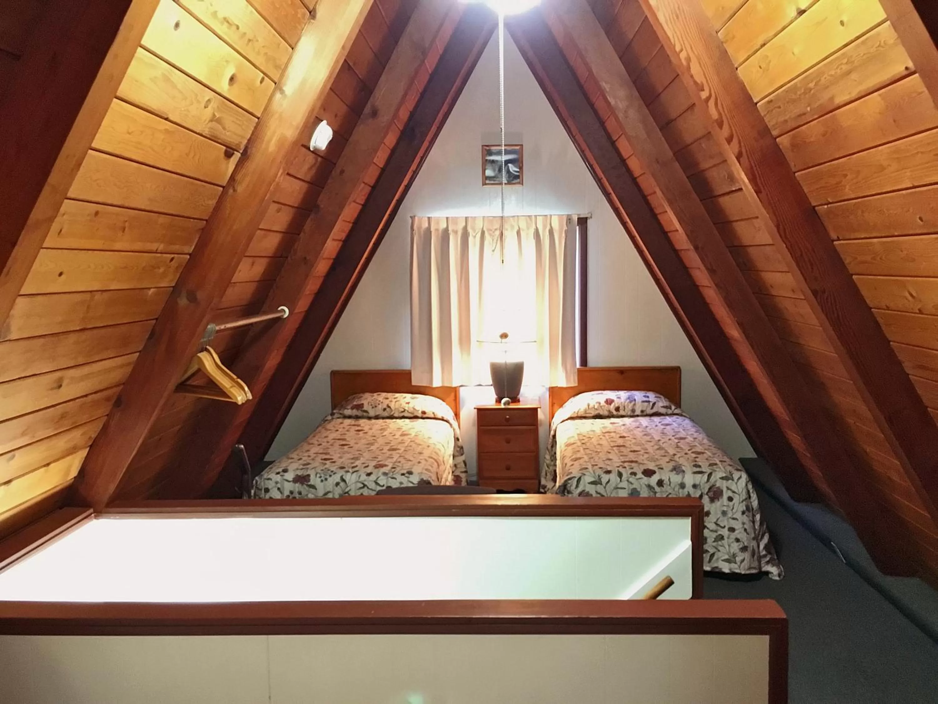 Bed in Park Motel and Cabins