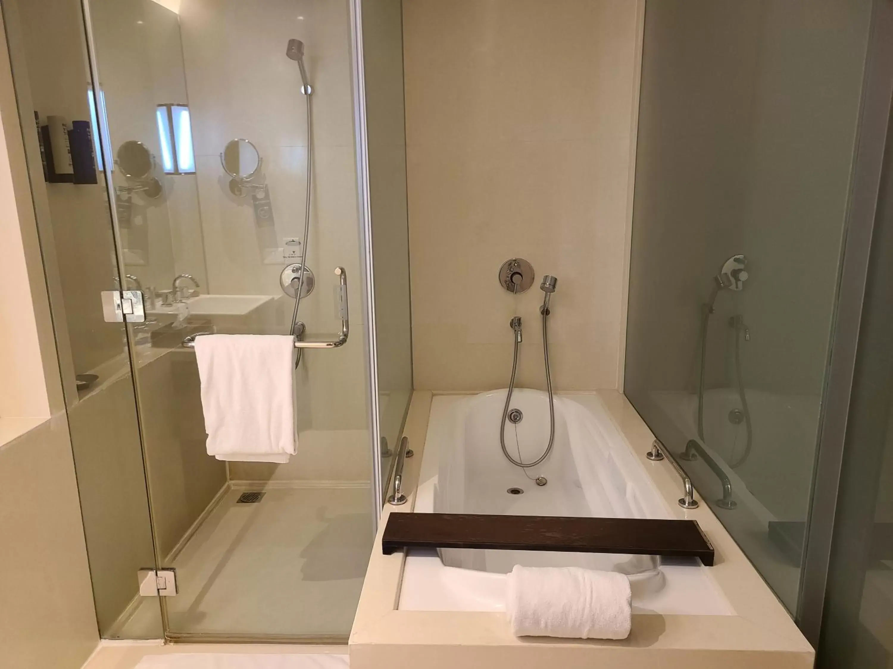 Toilet, Bathroom in Novotel Hyderabad Airport