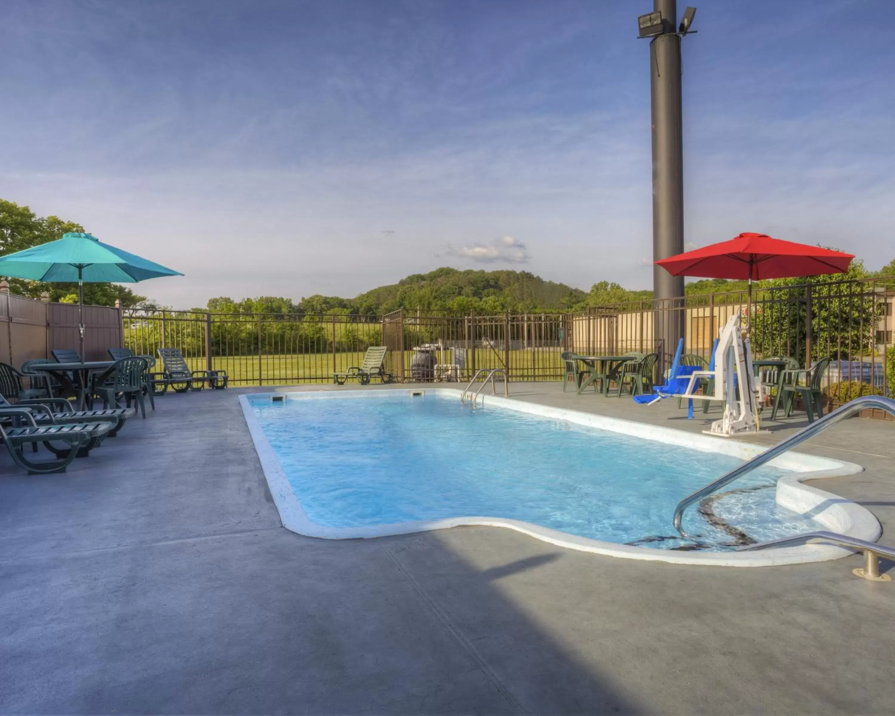 Swimming Pool in Howard Johnson by Wyndham Chattanooga Lookout Mountain