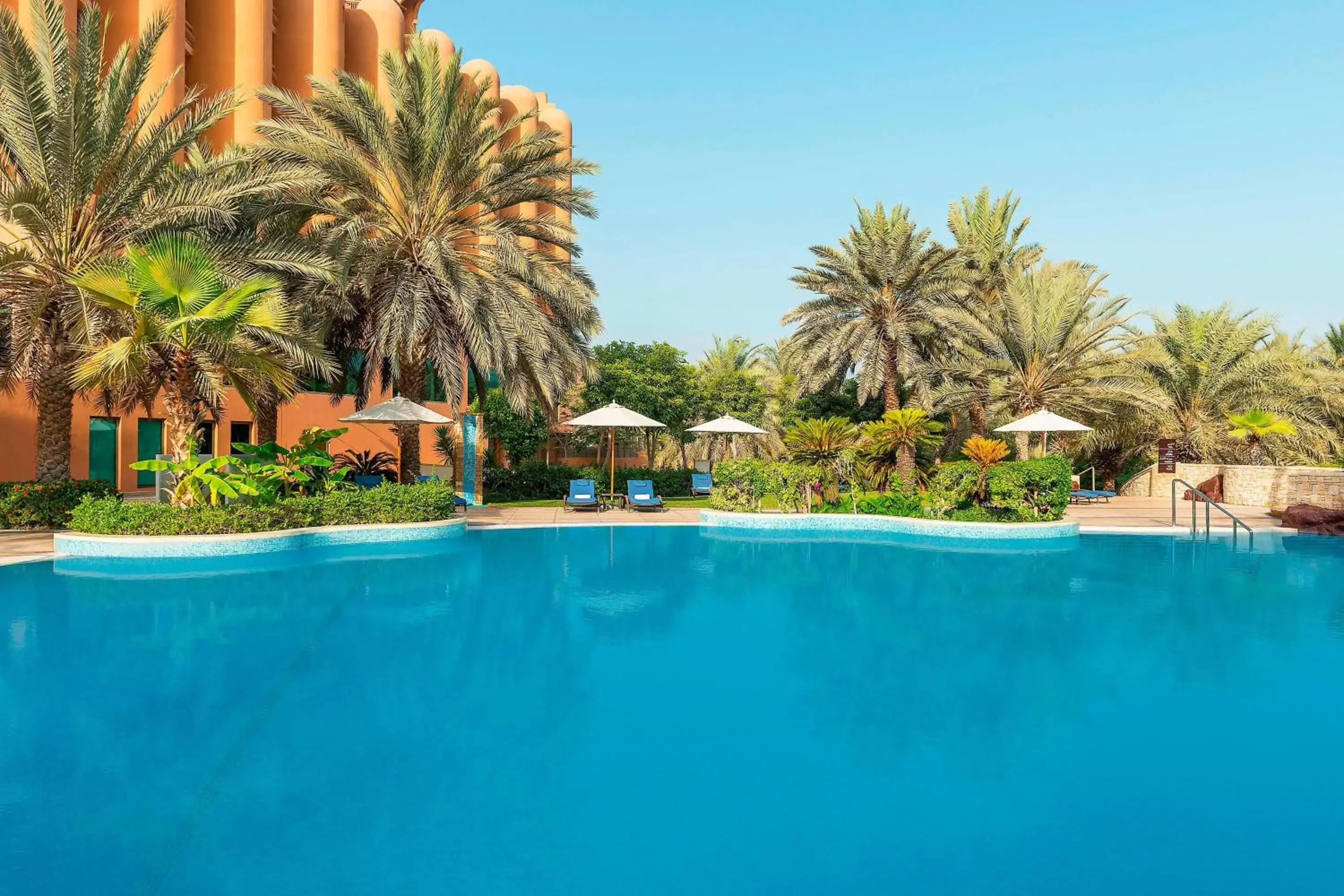 Swimming Pool in Sheraton Abu Dhabi Hotel & Resort