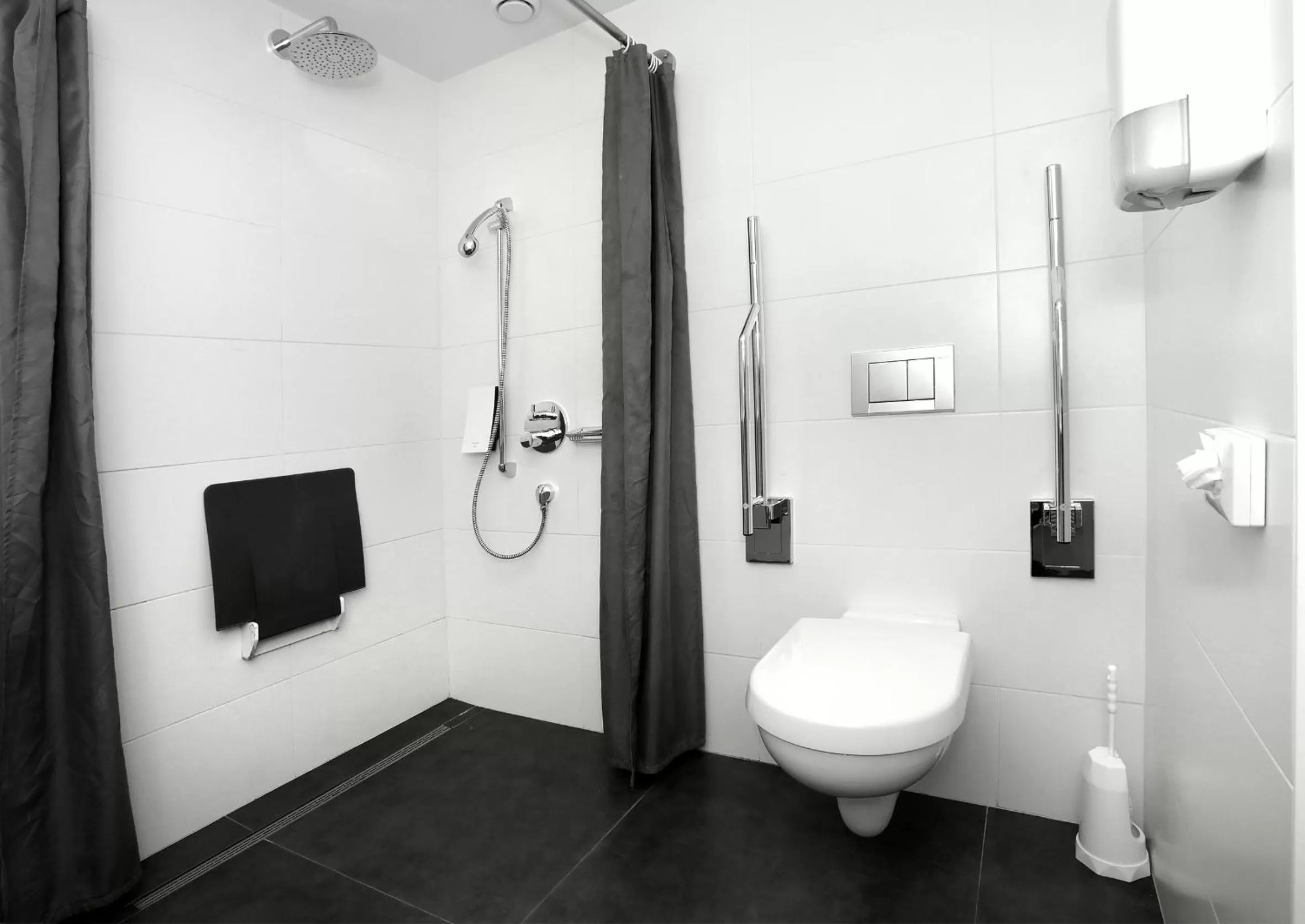 Facility for disabled guests in Churchill hotel Terneuzen