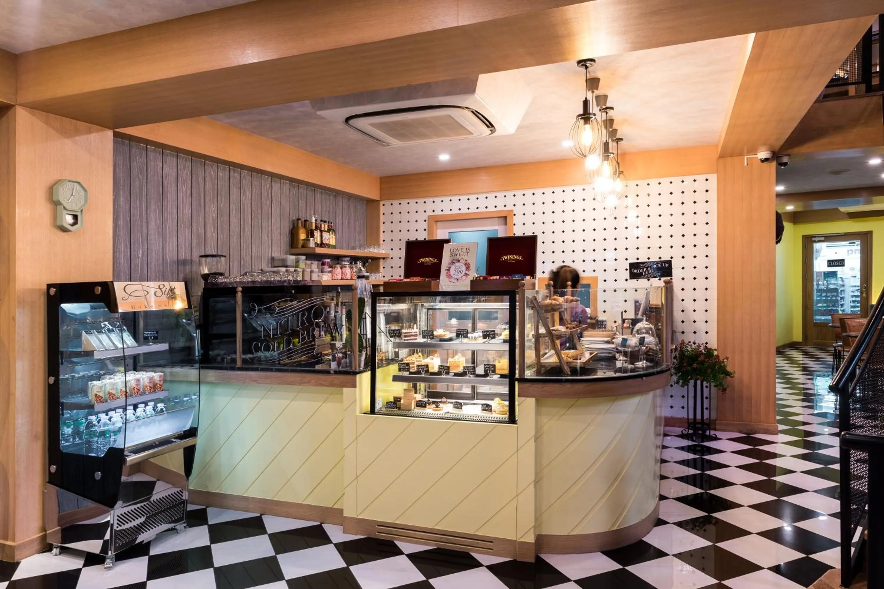 Restaurant/places to eat in Amaranta Hotel