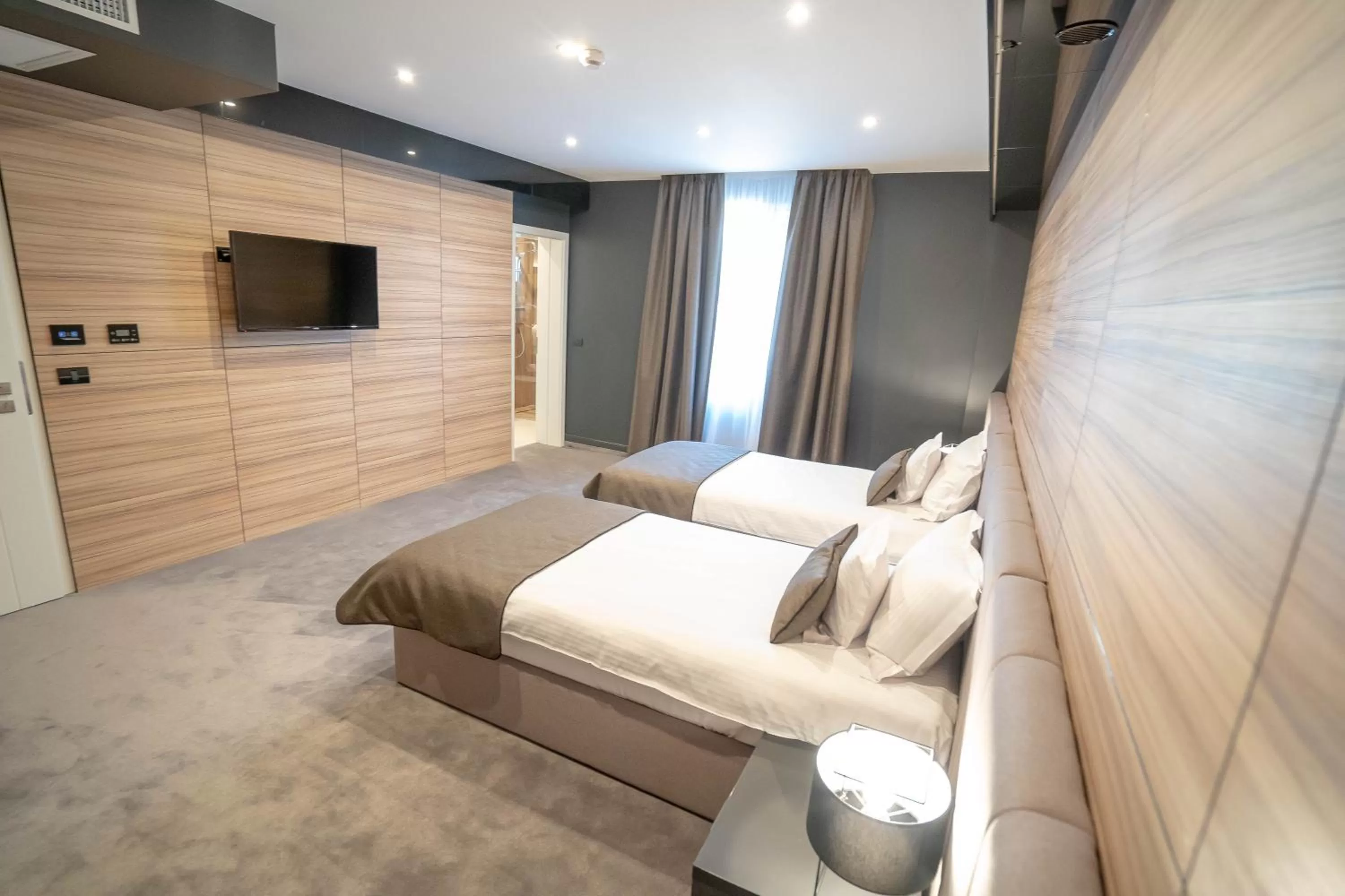 Bed in Hotel Del Corso