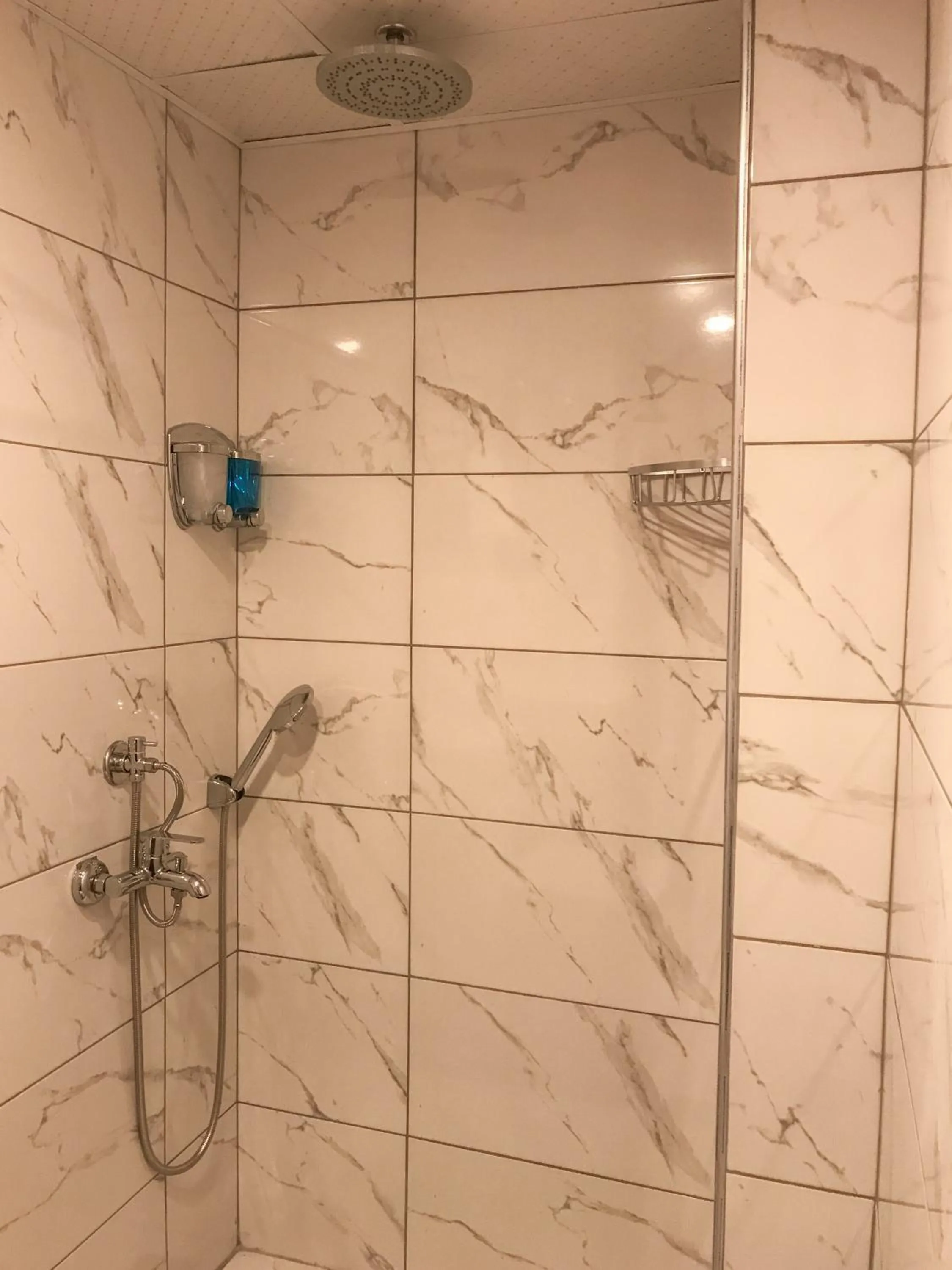 Shower in Sultanahmet Nu Hotel