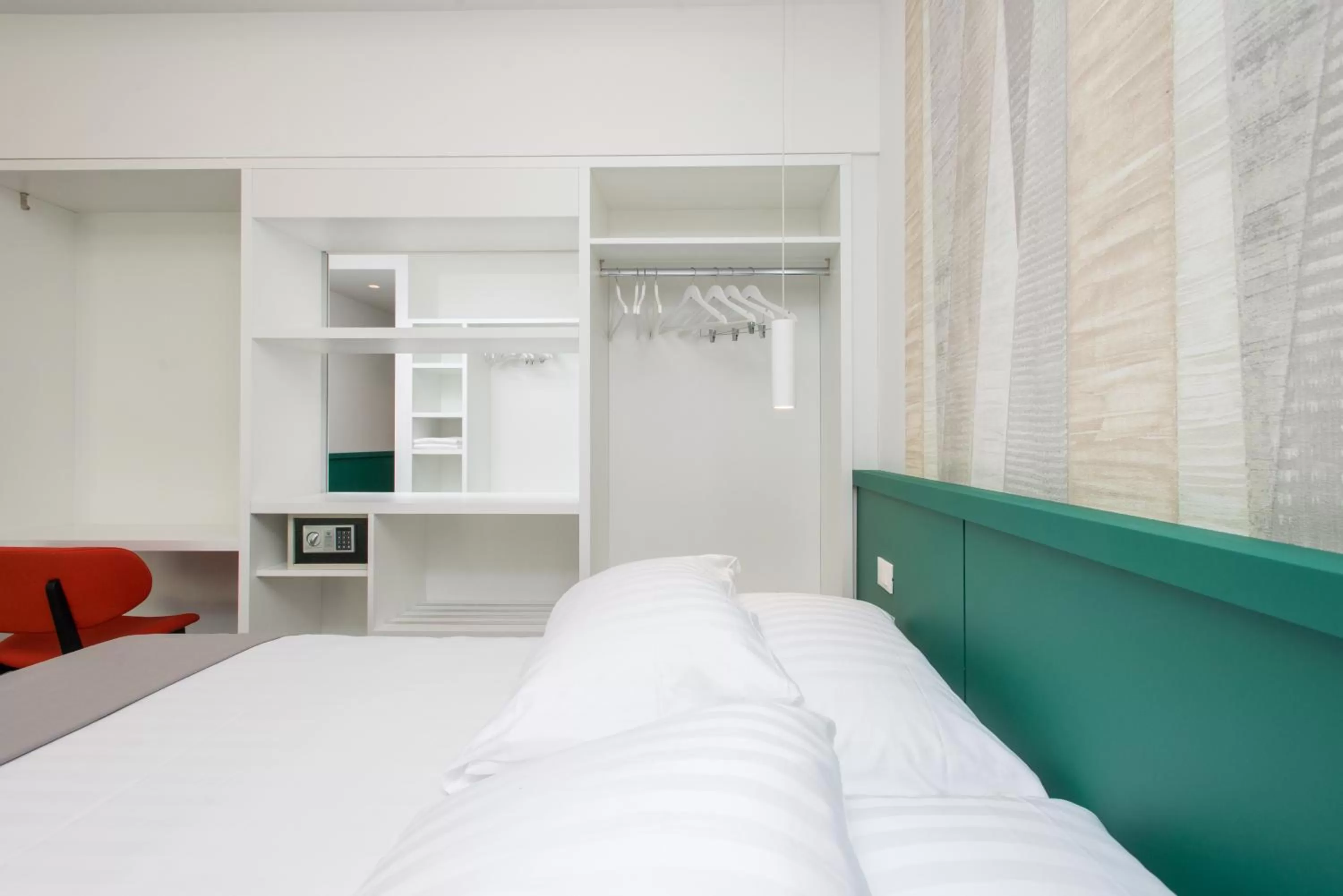 Bedroom, Bed in Smart Hotel Napoli