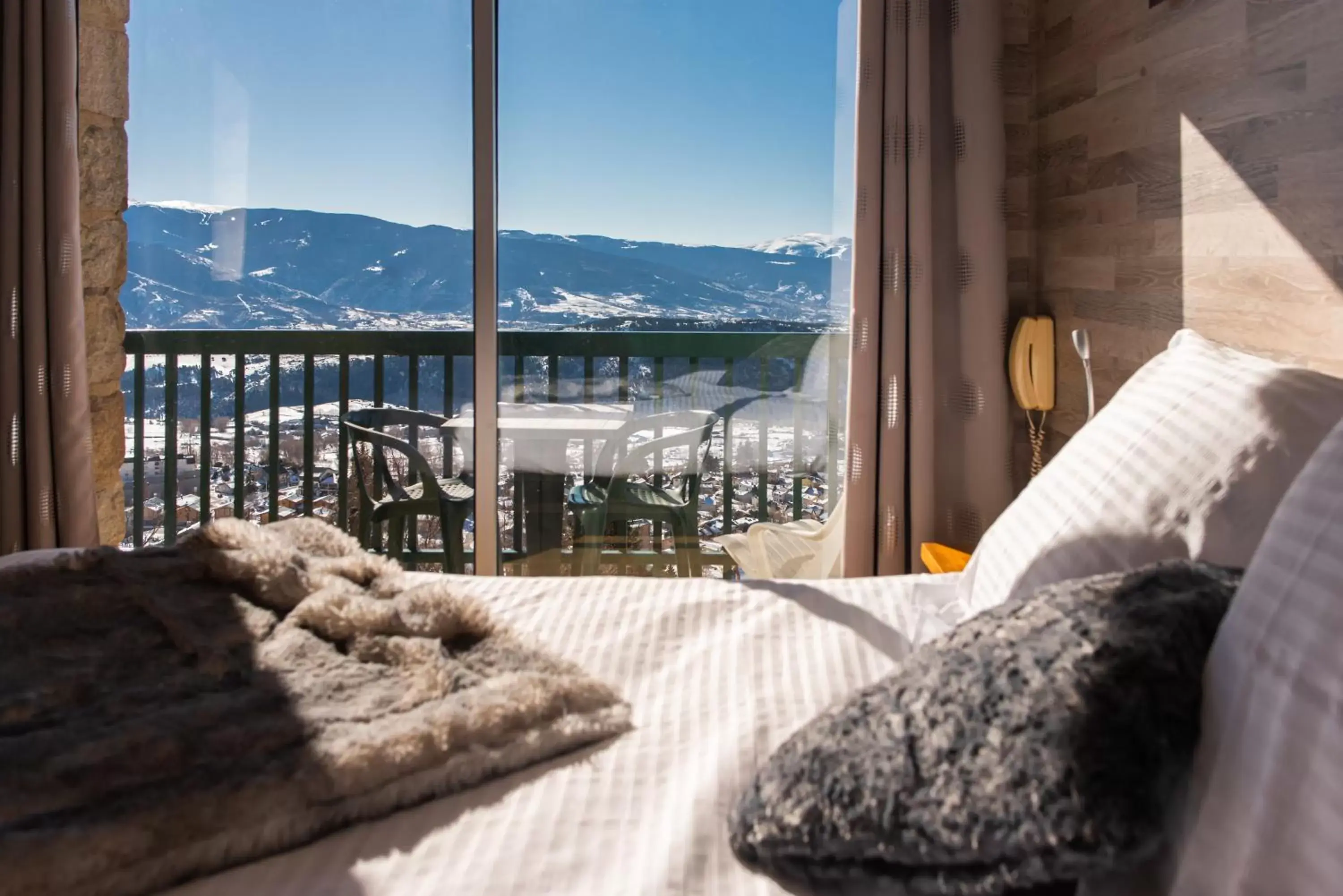 Bedroom, Mountain View in Hotel des Pyrénées