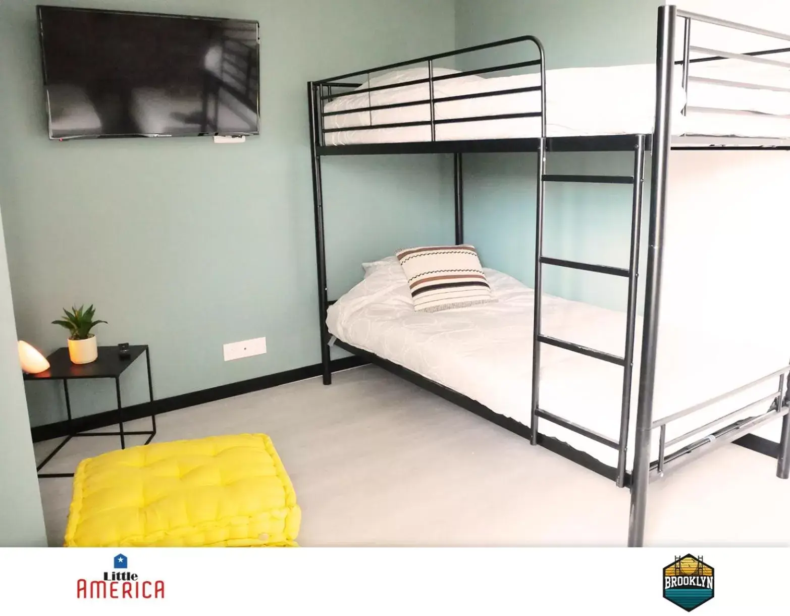 Bedroom, Bunk Bed in Little America - Appart Hôtel 3km Futuroscope