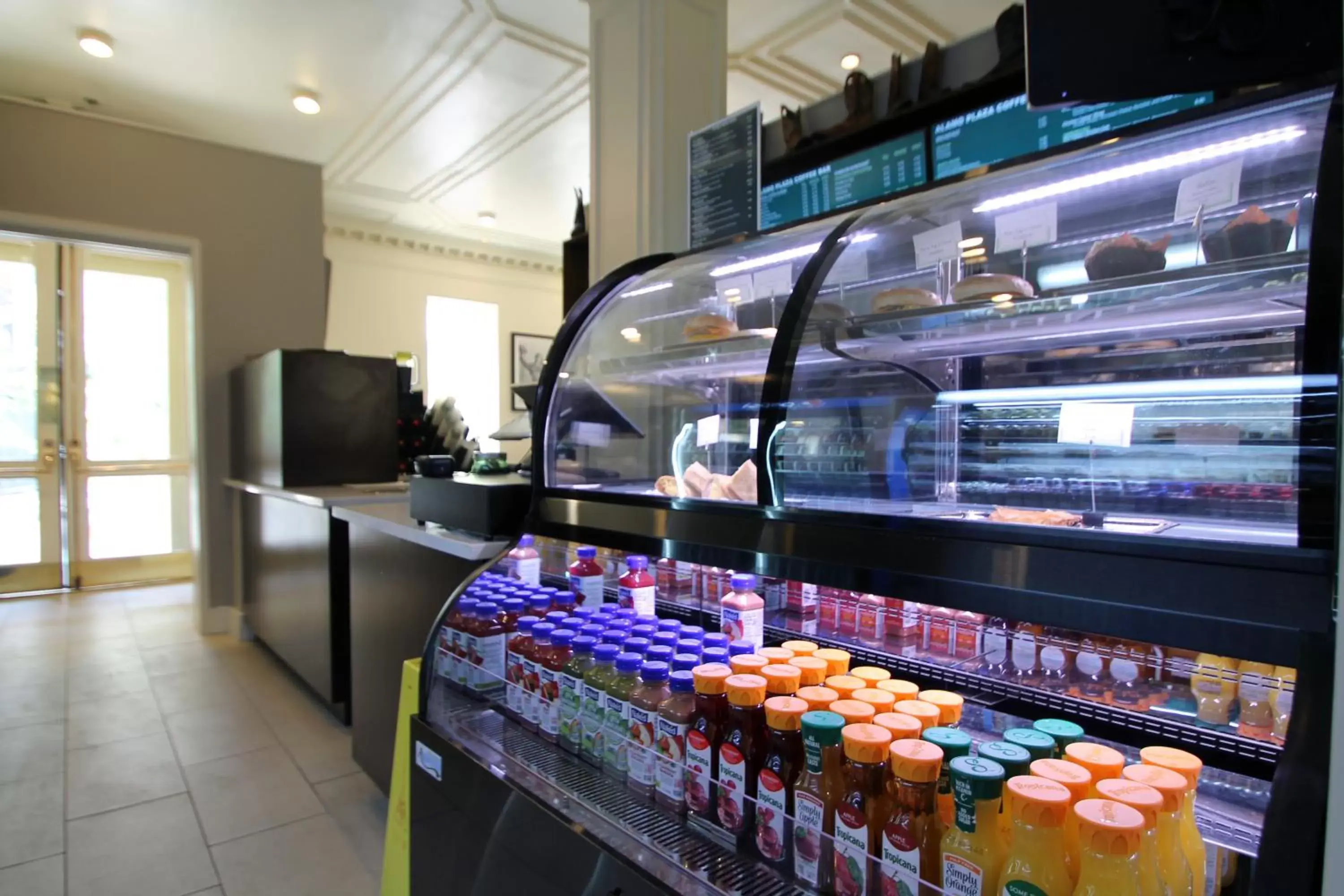 Coffee/tea facilities, Supermarket/Shops in The Crockett Hotel