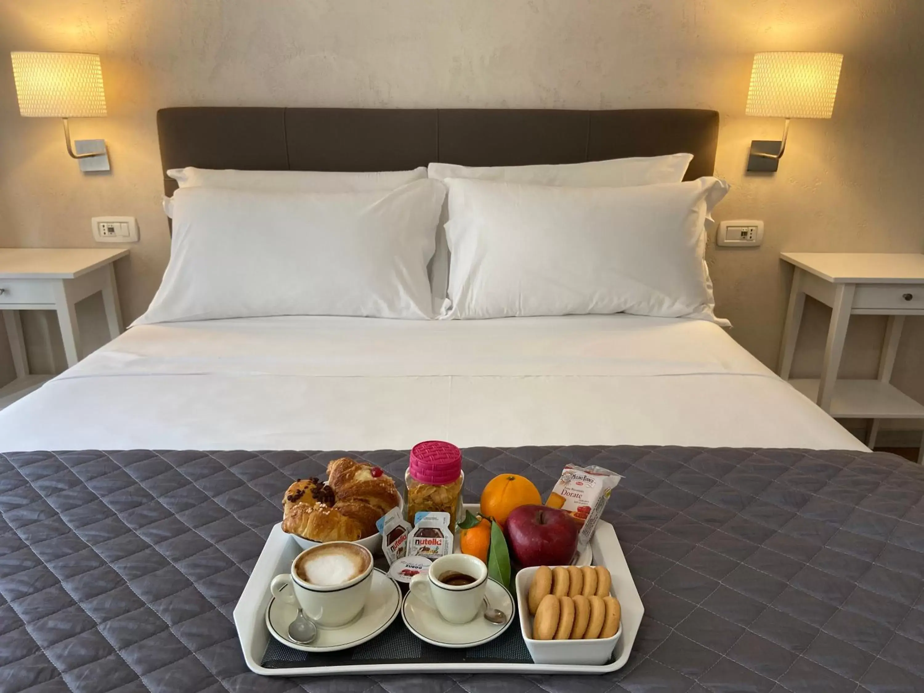 Food and drinks, Bed in Prestige Rooms Chiaia