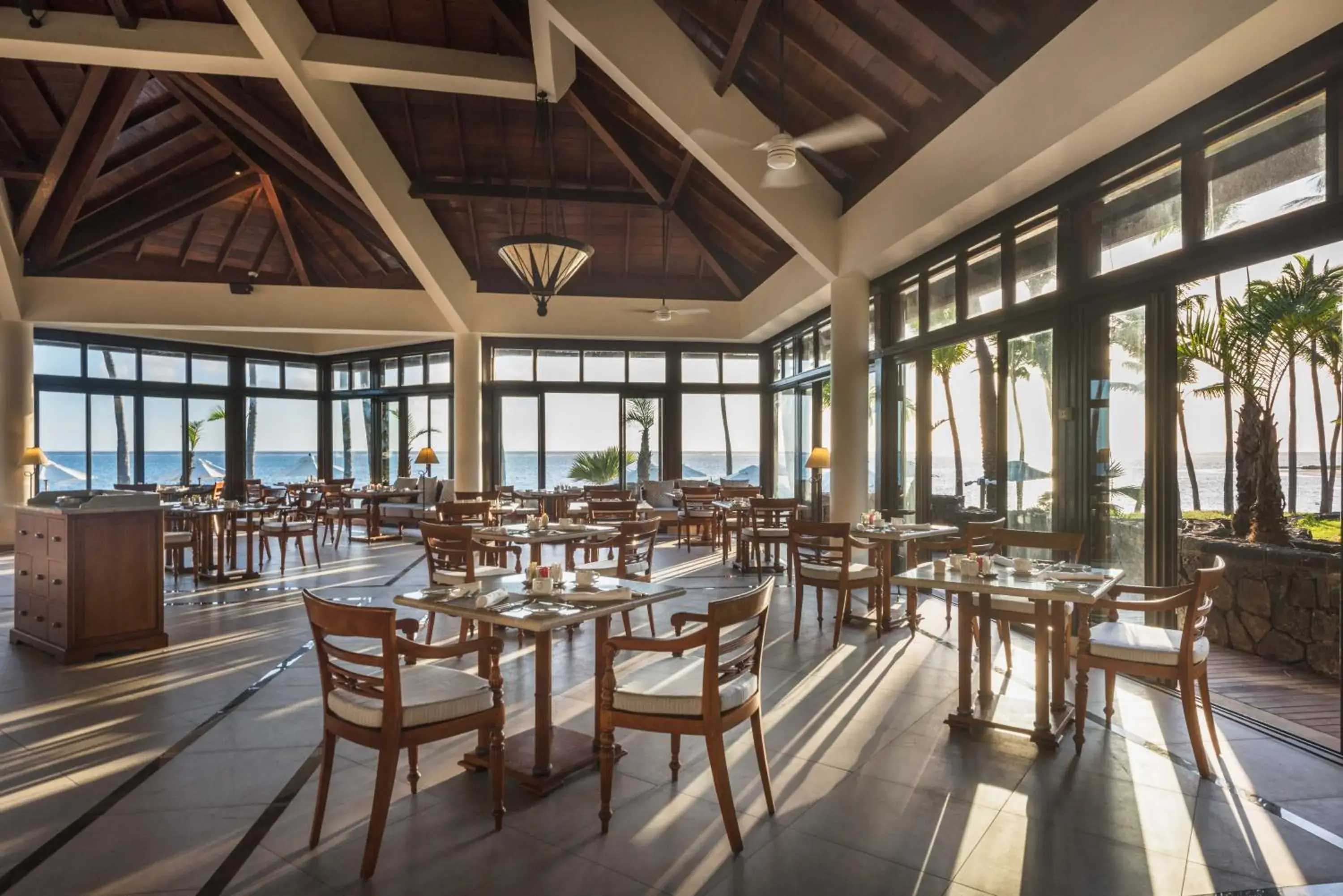 Restaurant/Places to Eat in The Residence Mauritius