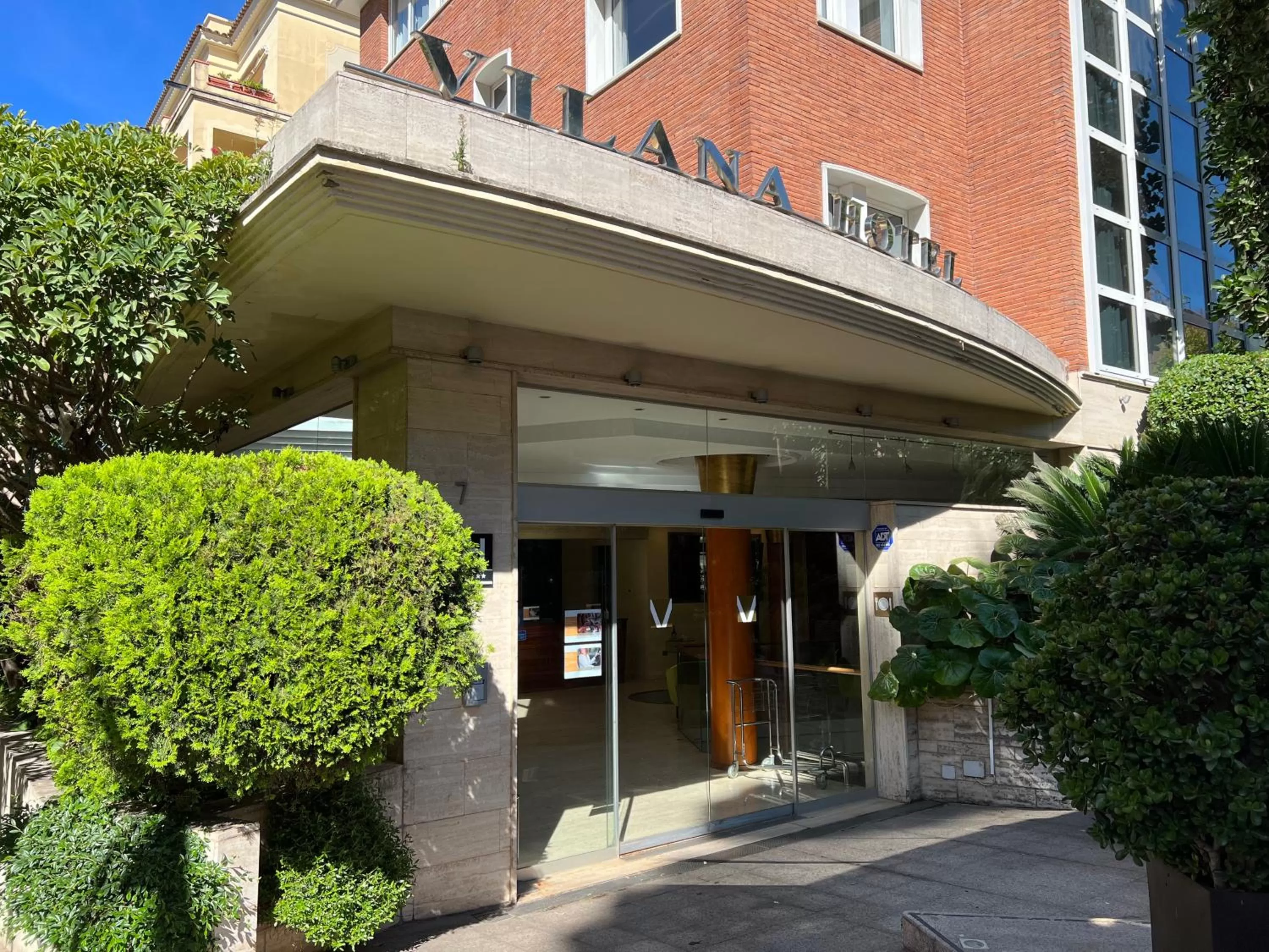 Facade/entrance in Vilana Hotel Boutique