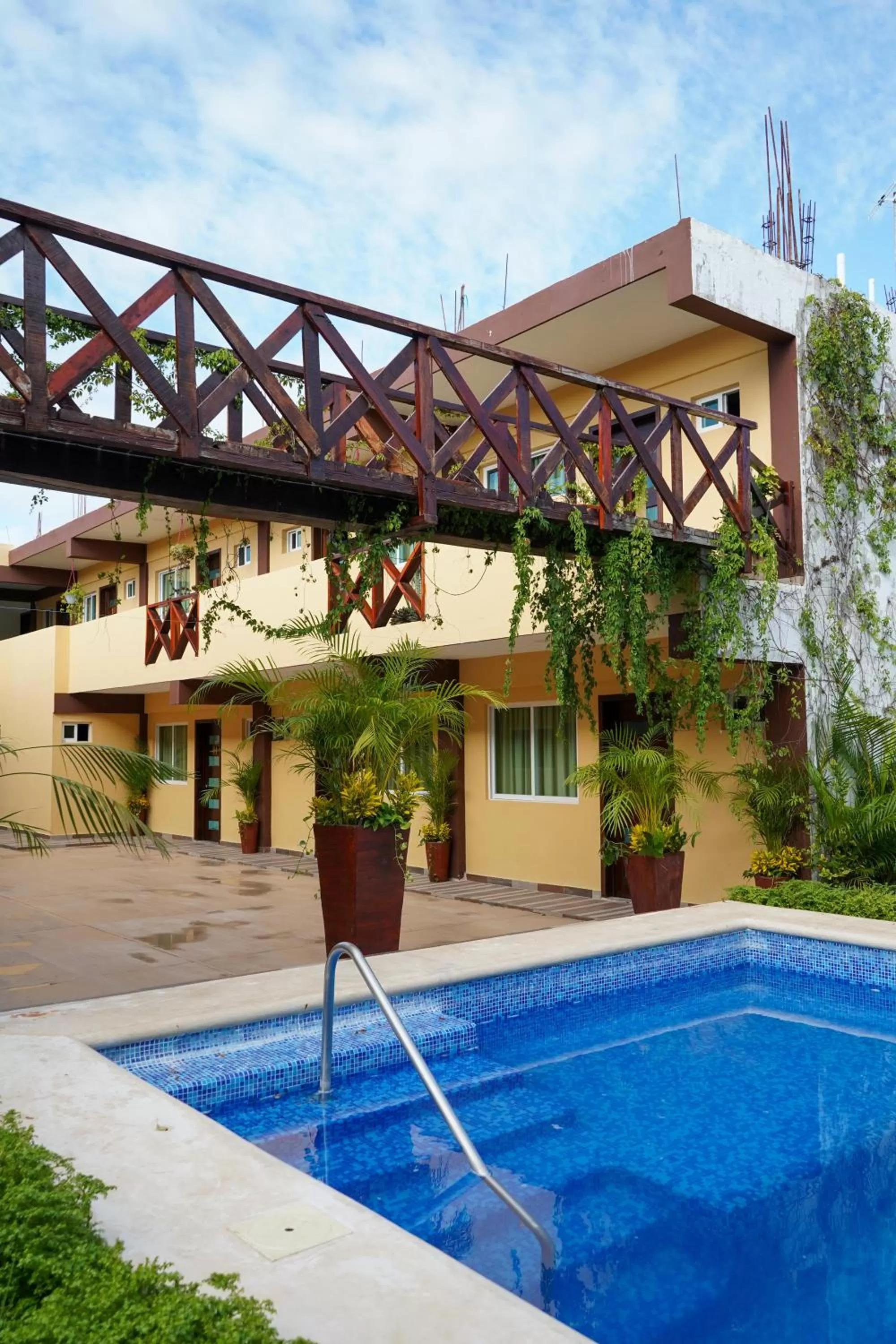 Swimming pool in Framfor Inn