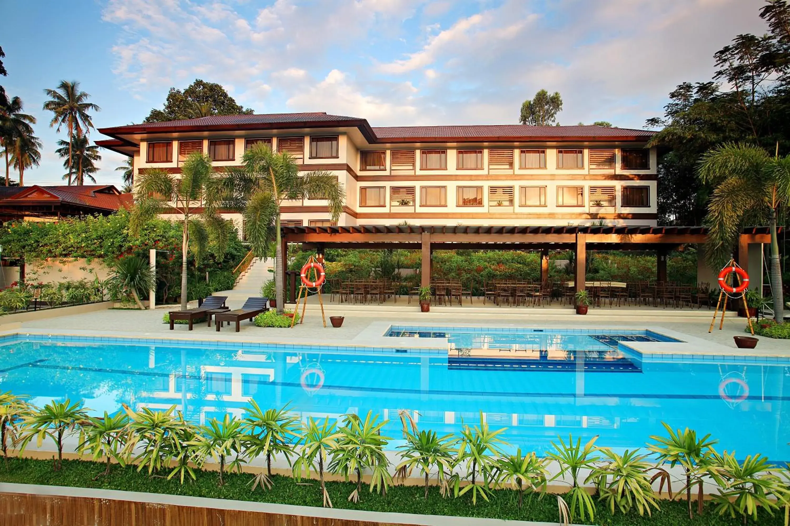 Swimming pool in Hotel Tropika