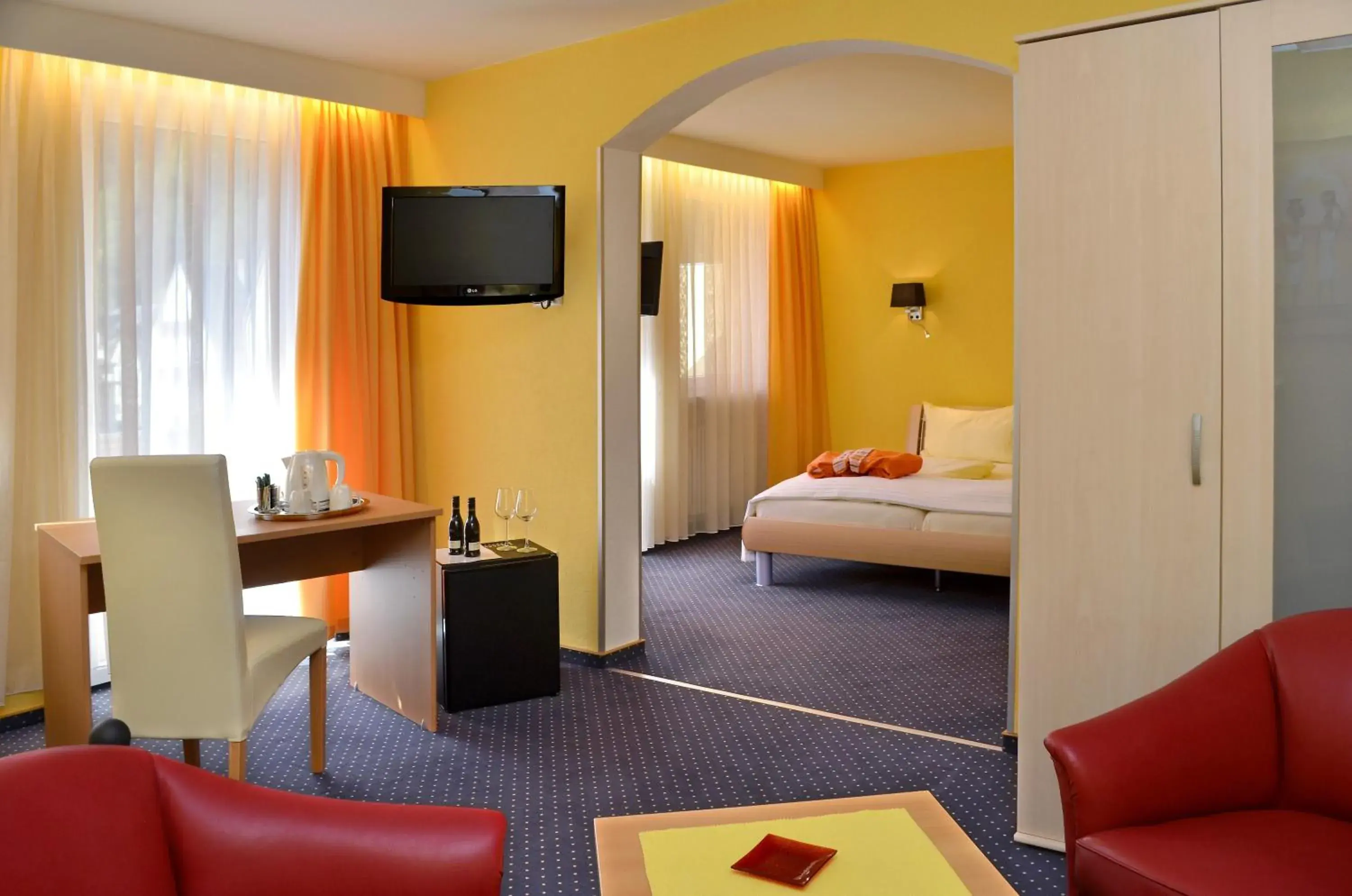 Bedroom, Bed in Hotel Heissinger
