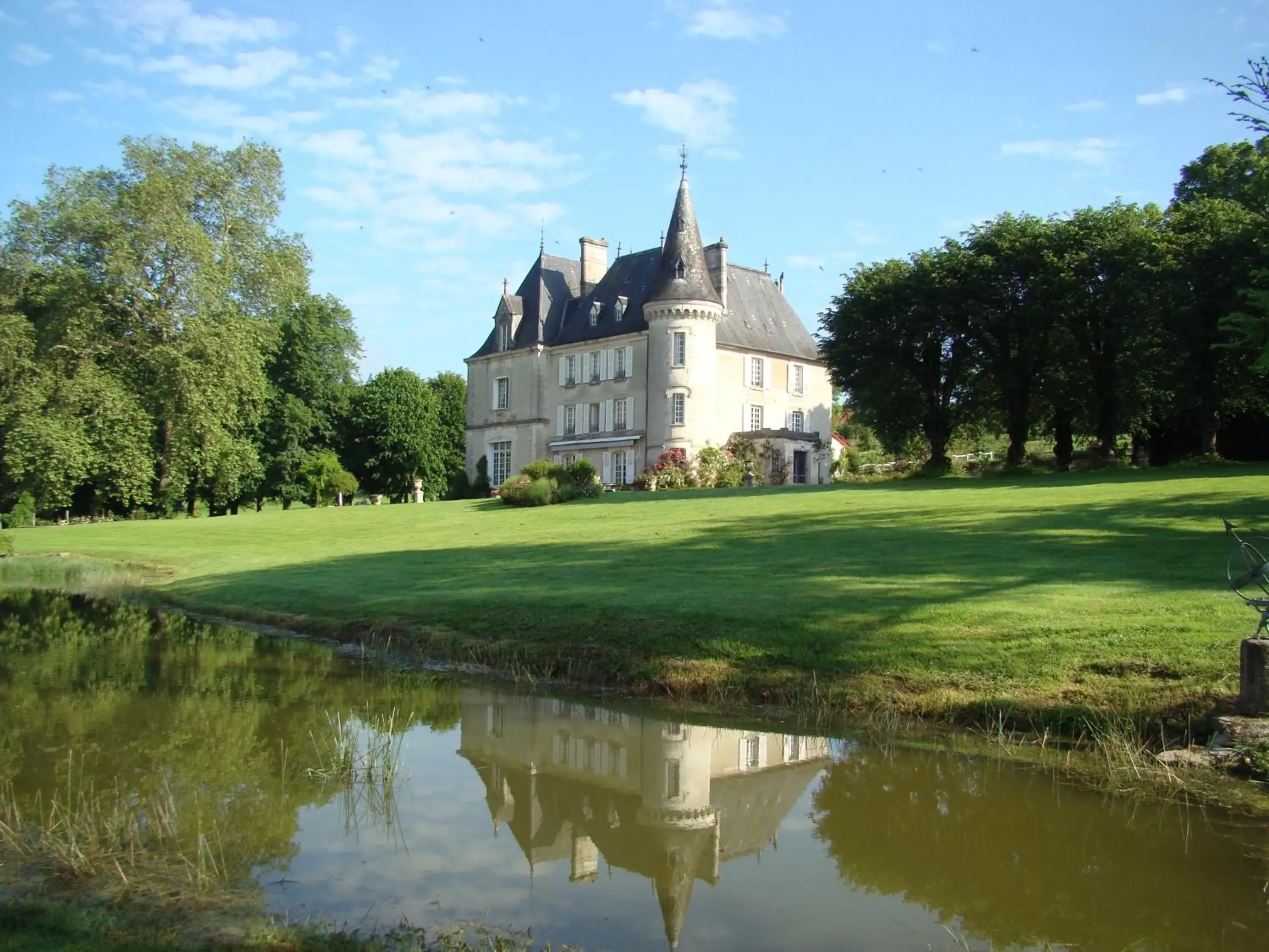 Garden, Property Building in Château de la Chabroulie