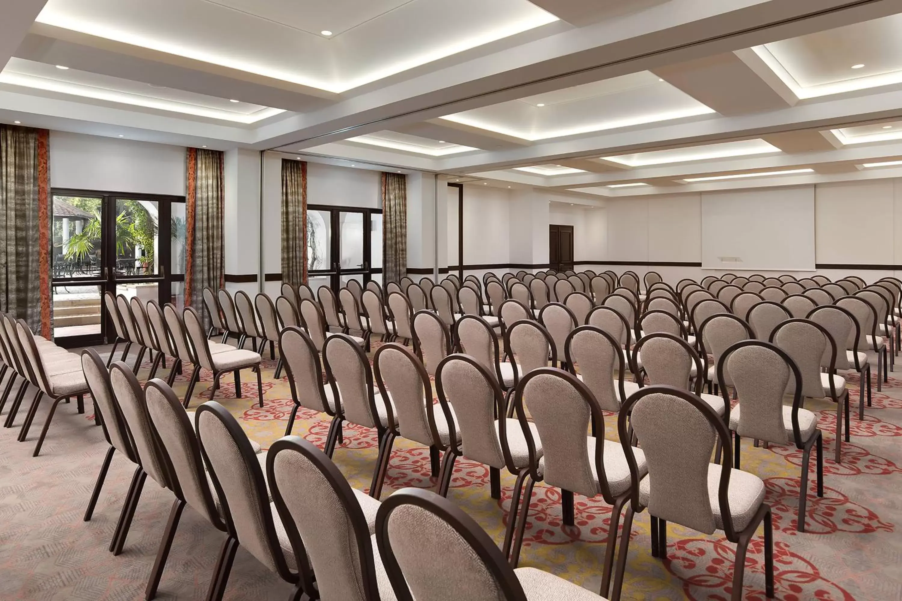 Meeting/conference room in Pine Cliffs Hotel, a Luxury Collection Resort, Algarve